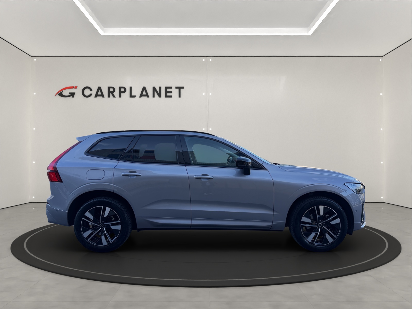 VOLVO XC60 2.0 B5 MH Plus Dark AWD-image-2
