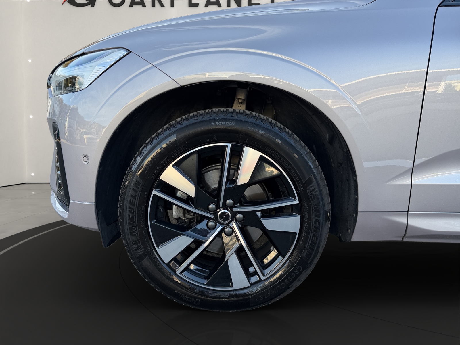 VOLVO XC60 2.0 B5 MH Plus Dark AWD-image-6