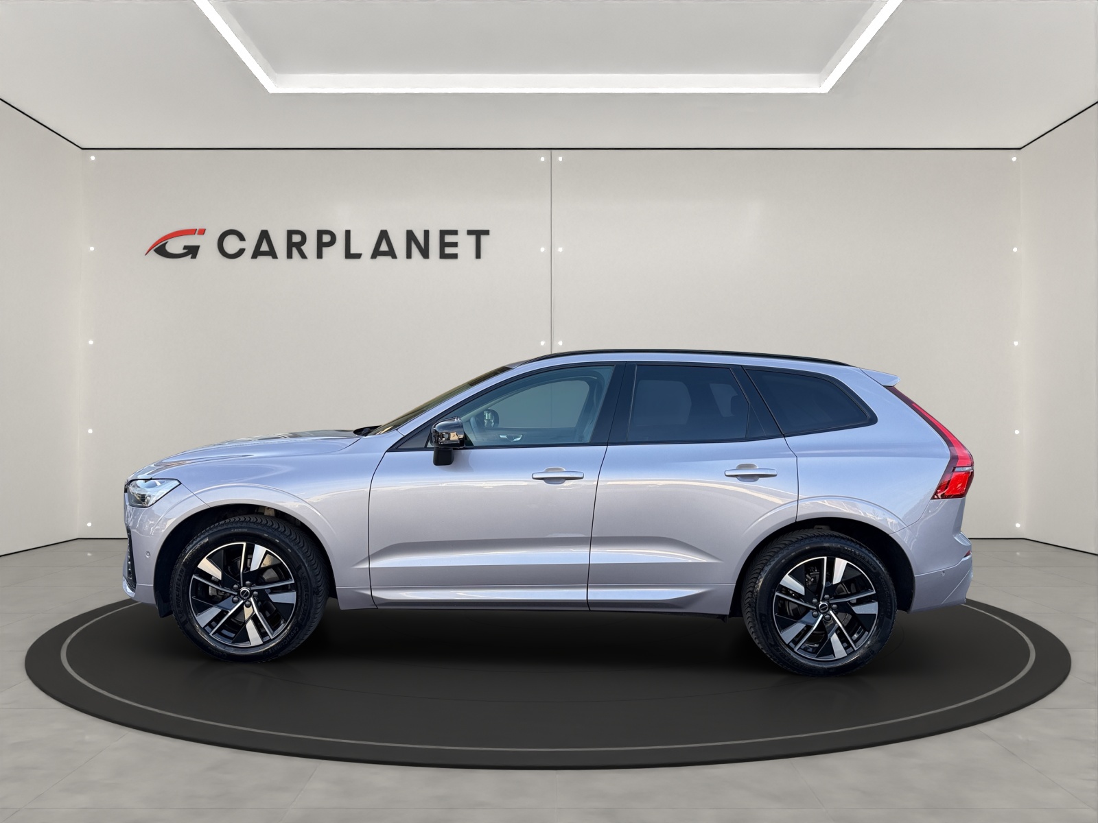 VOLVO XC60 2.0 B5 MH Plus Dark AWD-image-1