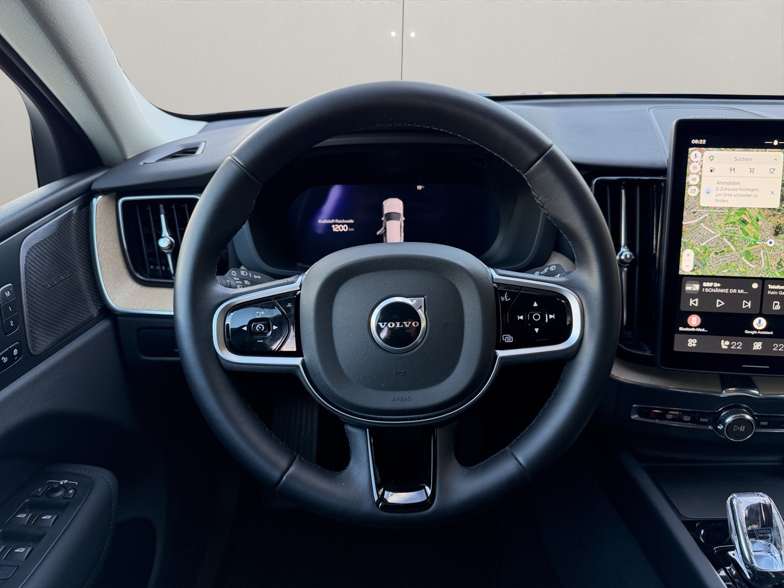 VOLVO XC60 2.0 B5 MH Plus Dark AWD-image-13