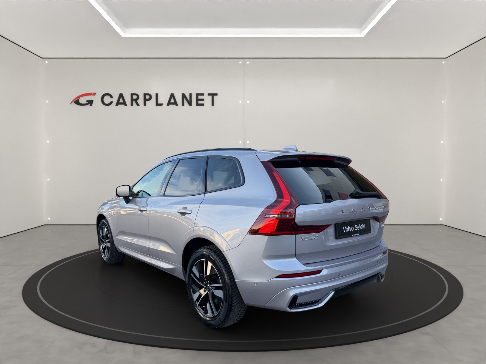 VOLVO XC60 2.0 B5 MH Plus Dark AWD-image-3