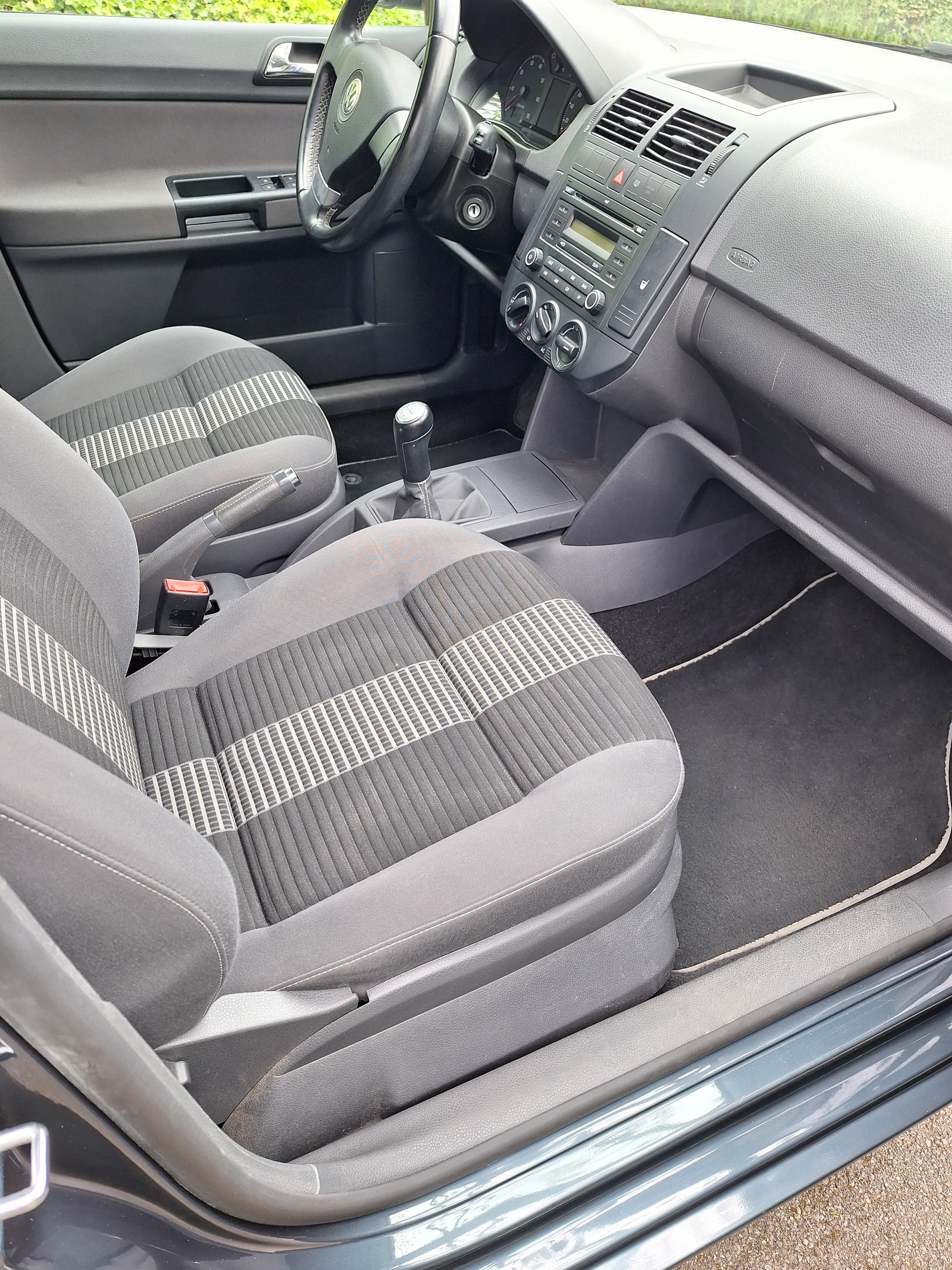 VW 1.4 16V 80 Trendline-image-3