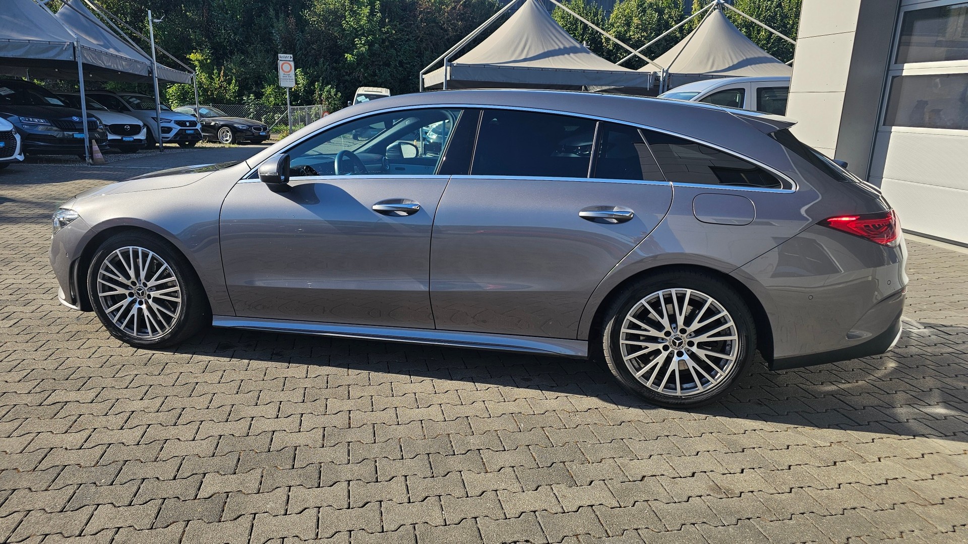 MERCEDES-BENZ CLA Shooting Brake 250 4Matic 7G-DCT AMG Line-image-13