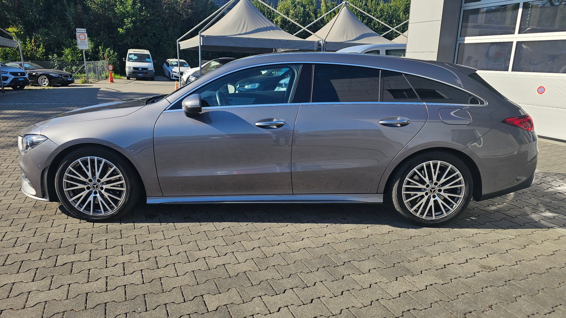 MERCEDES-BENZ CLA Shooting Brake 250 4Matic 7G-DCT AMG Line-image-14