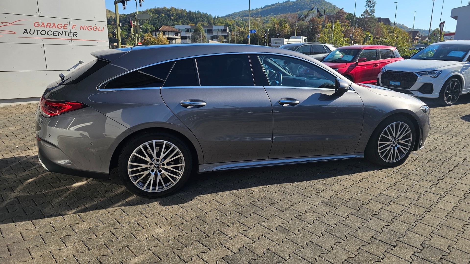 MERCEDES-BENZ CLA Shooting Brake 250 4Matic 7G-DCT AMG Line-image-5