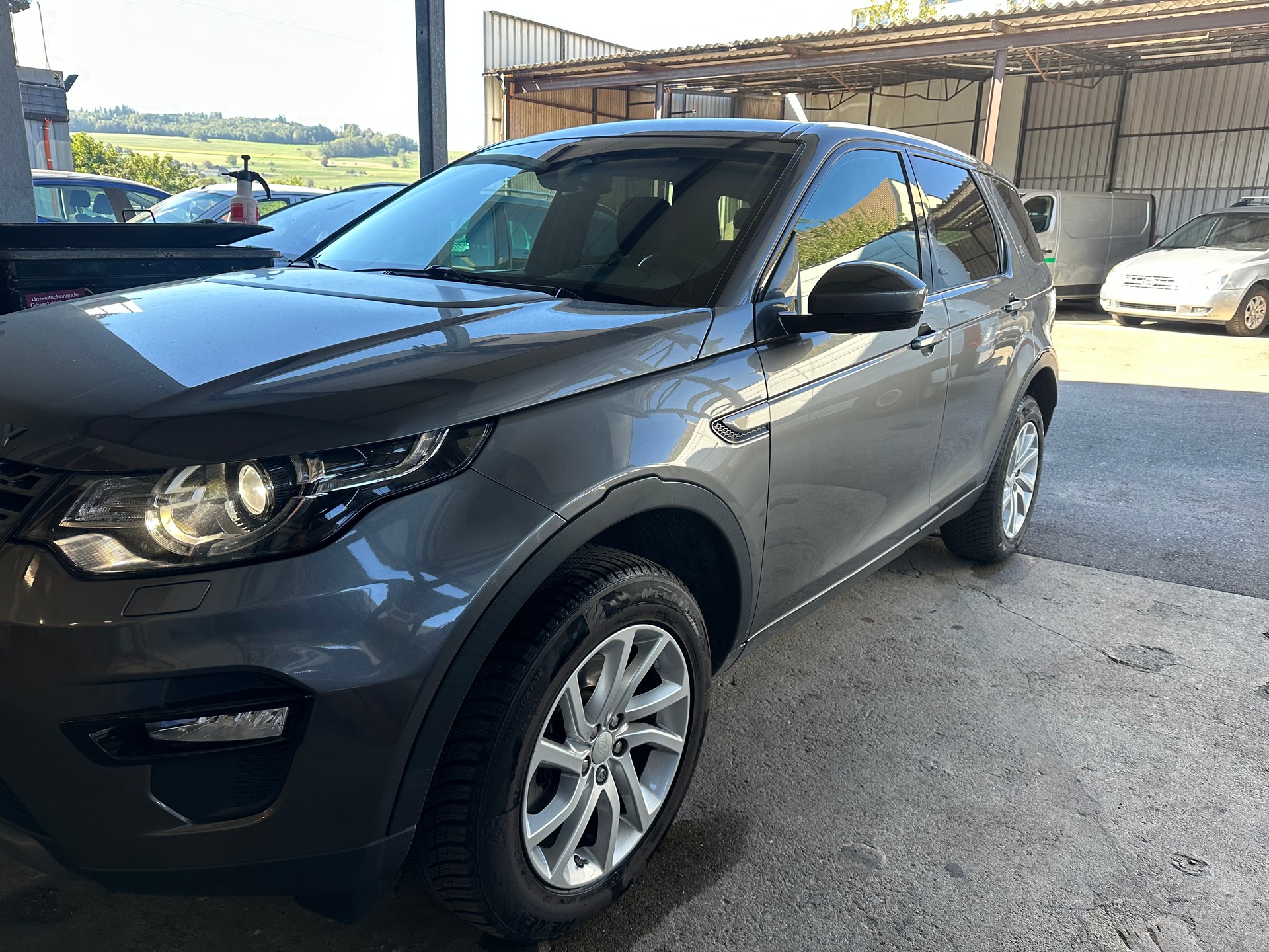 LAND ROVER Discovery Sport 2.0 TD4 Advantage AT9-image-1