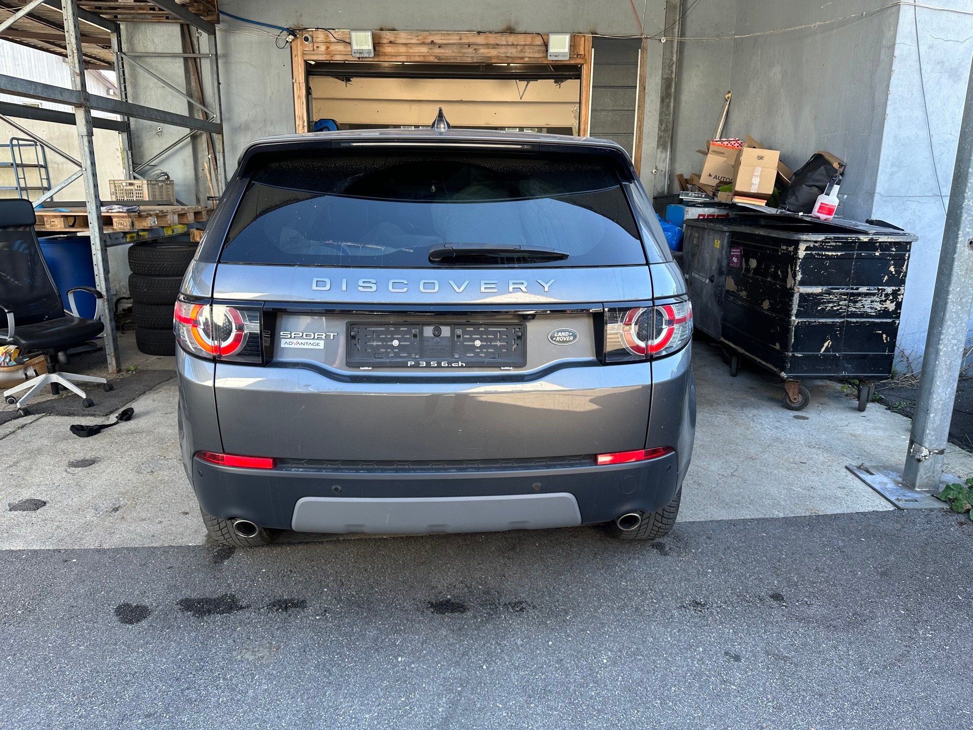 LAND ROVER Discovery Sport 2.0 TD4 Advantage AT9-image-3