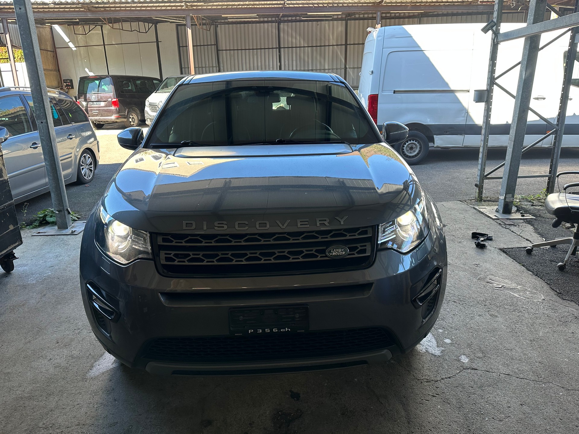 LAND ROVER Discovery Sport 2.0 TD4 Advantage AT9-image-0