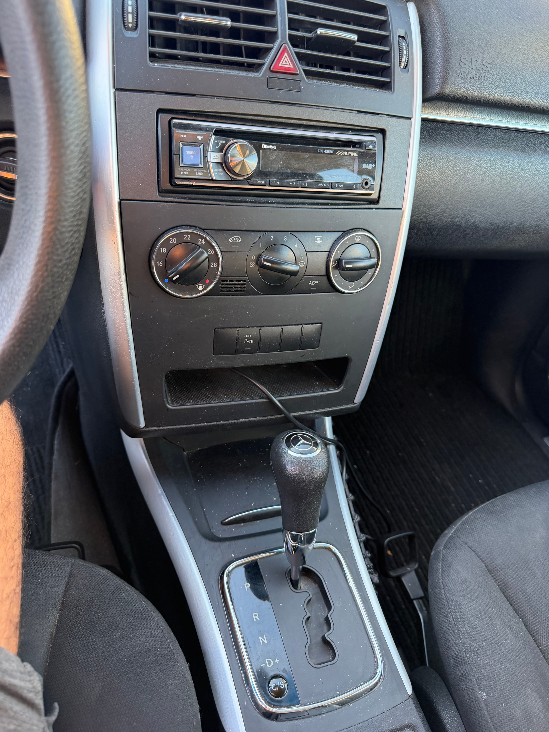 MERCEDES-BENZ B 170-image-9