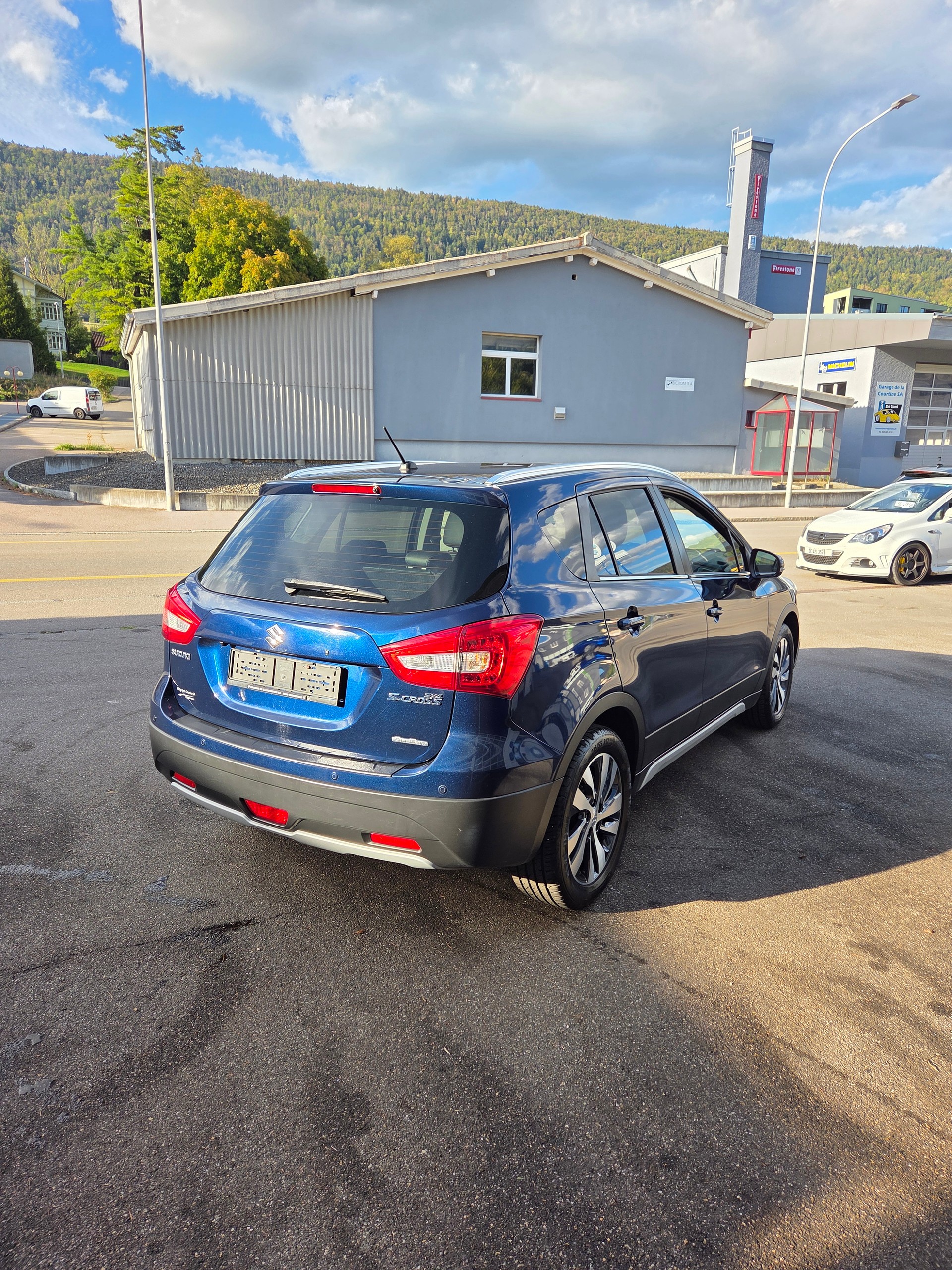 SUZUKI SX4 S-Cross 1.4 16V Compact Top 4WD Automatic-image-2