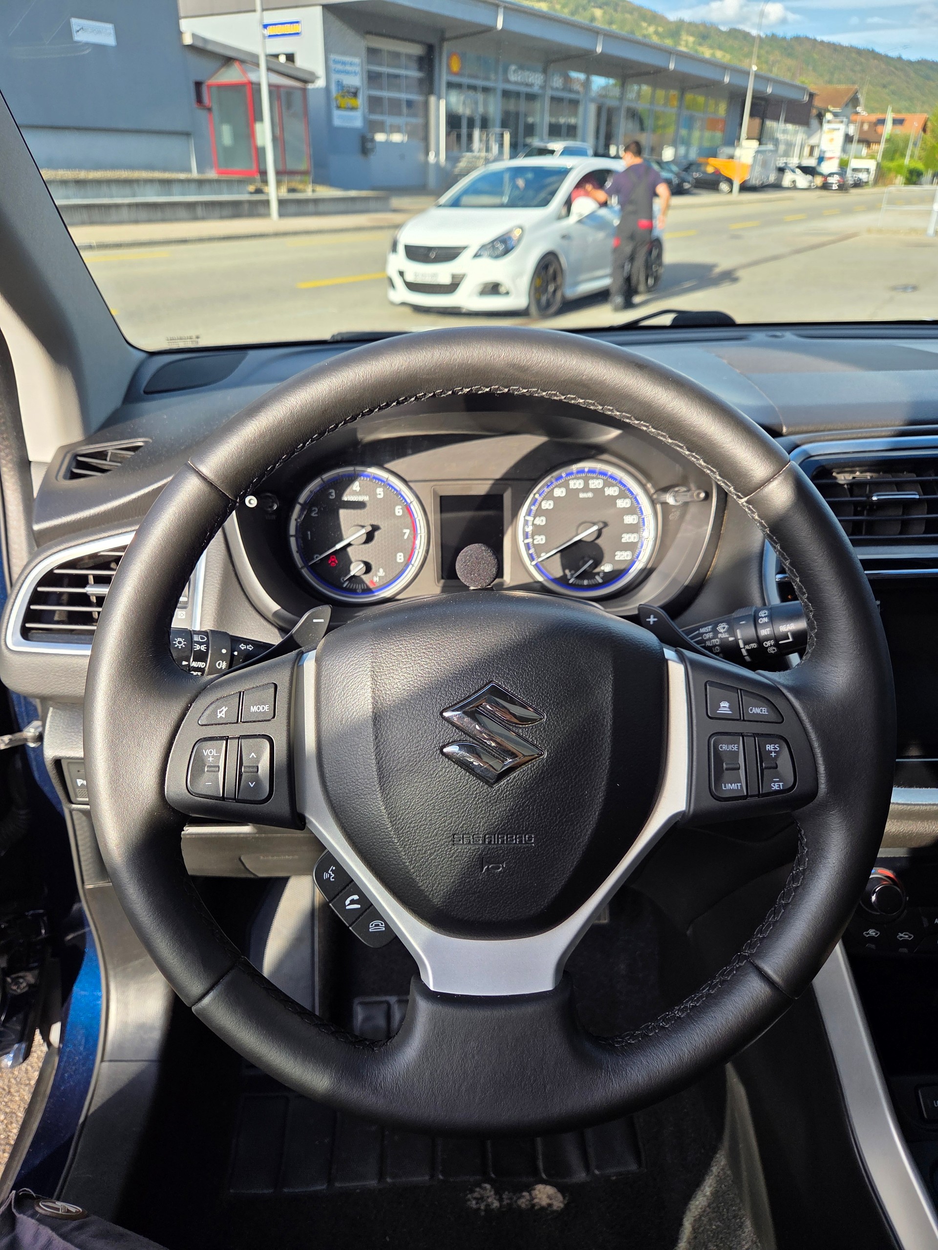 SUZUKI SX4 S-Cross 1.4 16V Compact Top 4WD Automatic-image-6