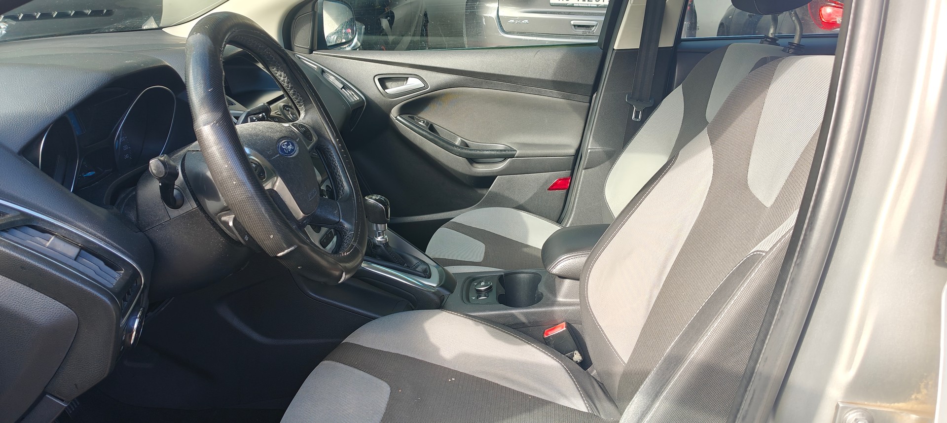 FORD Focus 1.6 SCTi Titanium-image-12