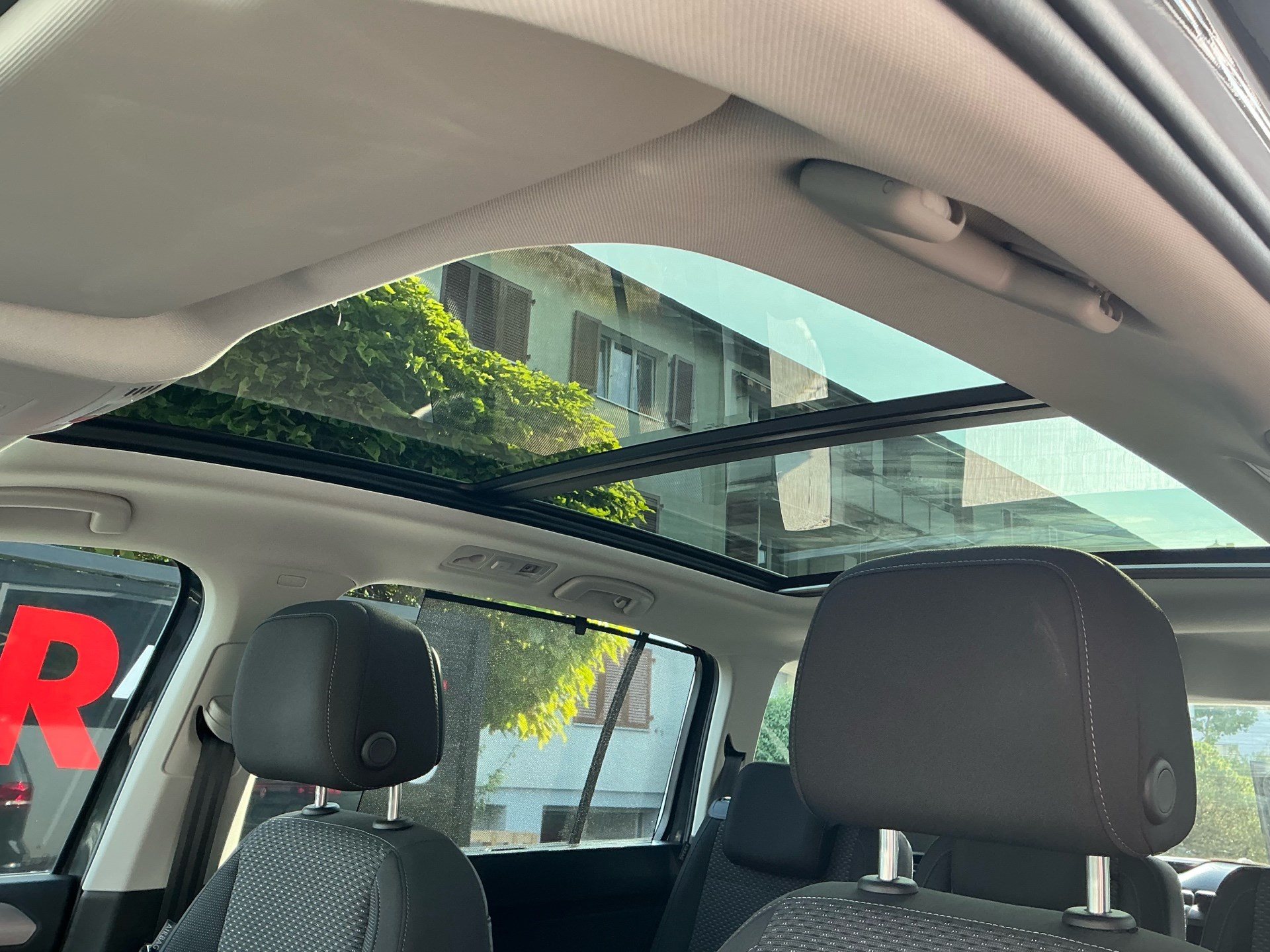VW Touran 1.5 TSI DSG COMFORTLINE *** PANORAMA & VIELES MEHR ****-image-8