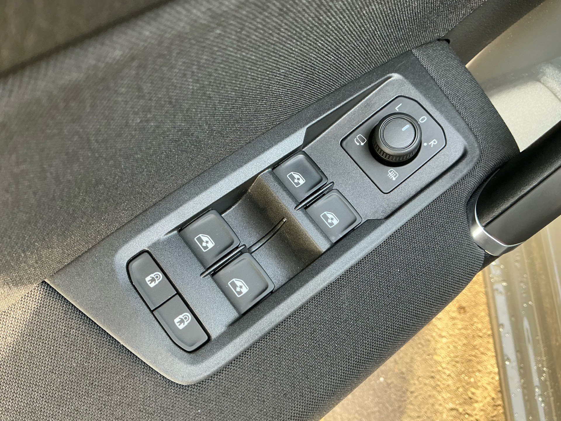 VW Touran 1.5 TSI DSG COMFORTLINE *** PANORAMA & VIELES MEHR ****-image-24