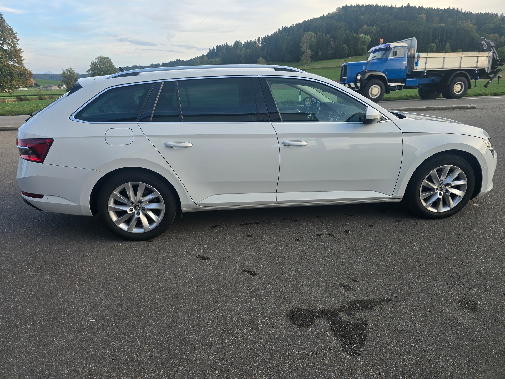 SKODA Superb Combi 2.0 TDi Style 4x4 DSG-image-12