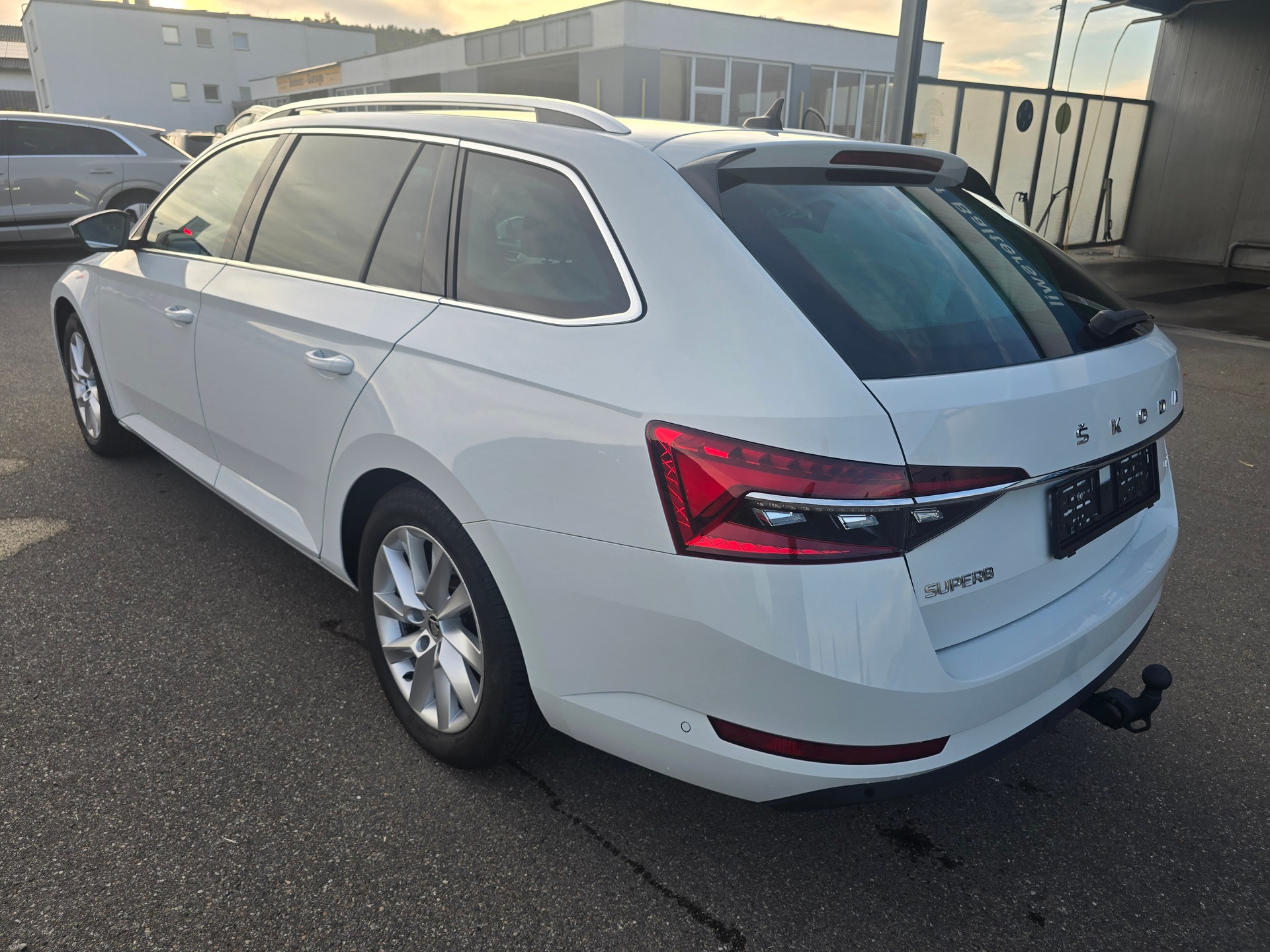 SKODA Superb Combi 2.0 TDi Style 4x4 DSG-image-10