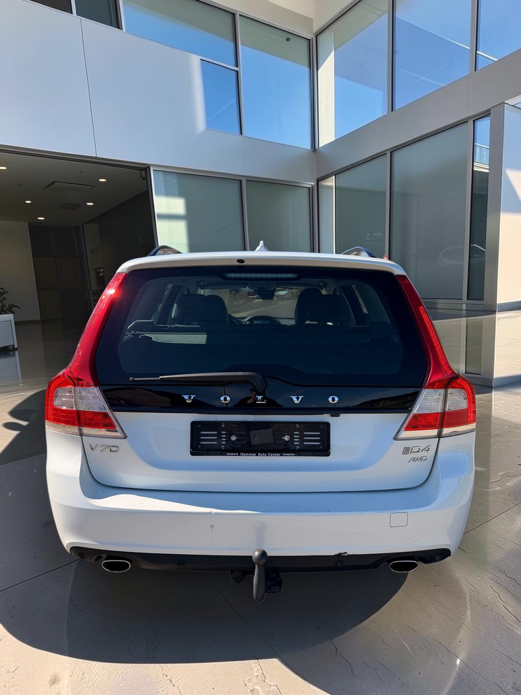 VOLVO V70 D4 AWD Momentum Dynamic Edition Geartronic-image-4