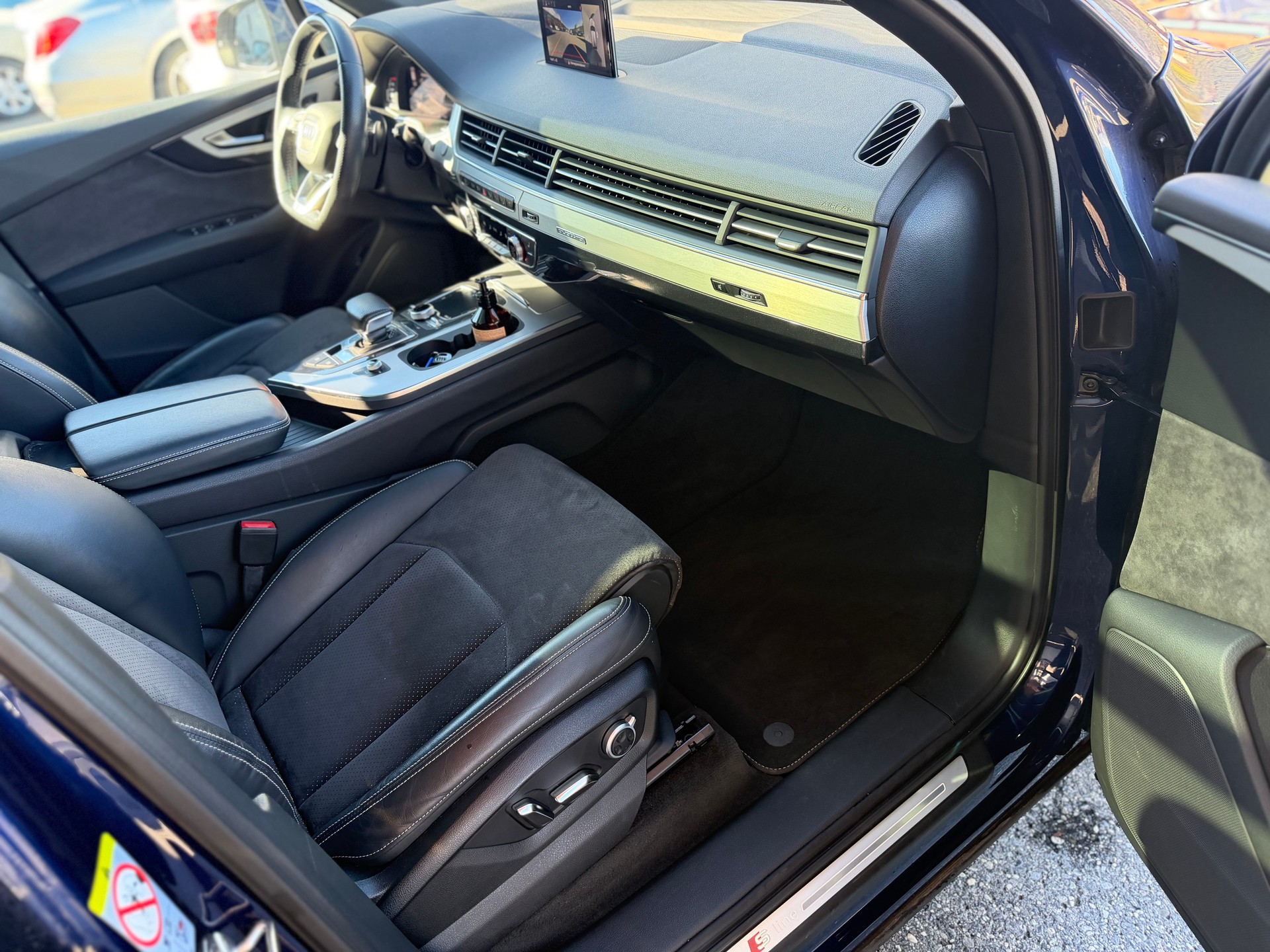 AUDI Q7 50 TDI quattro tiptronic-image-7