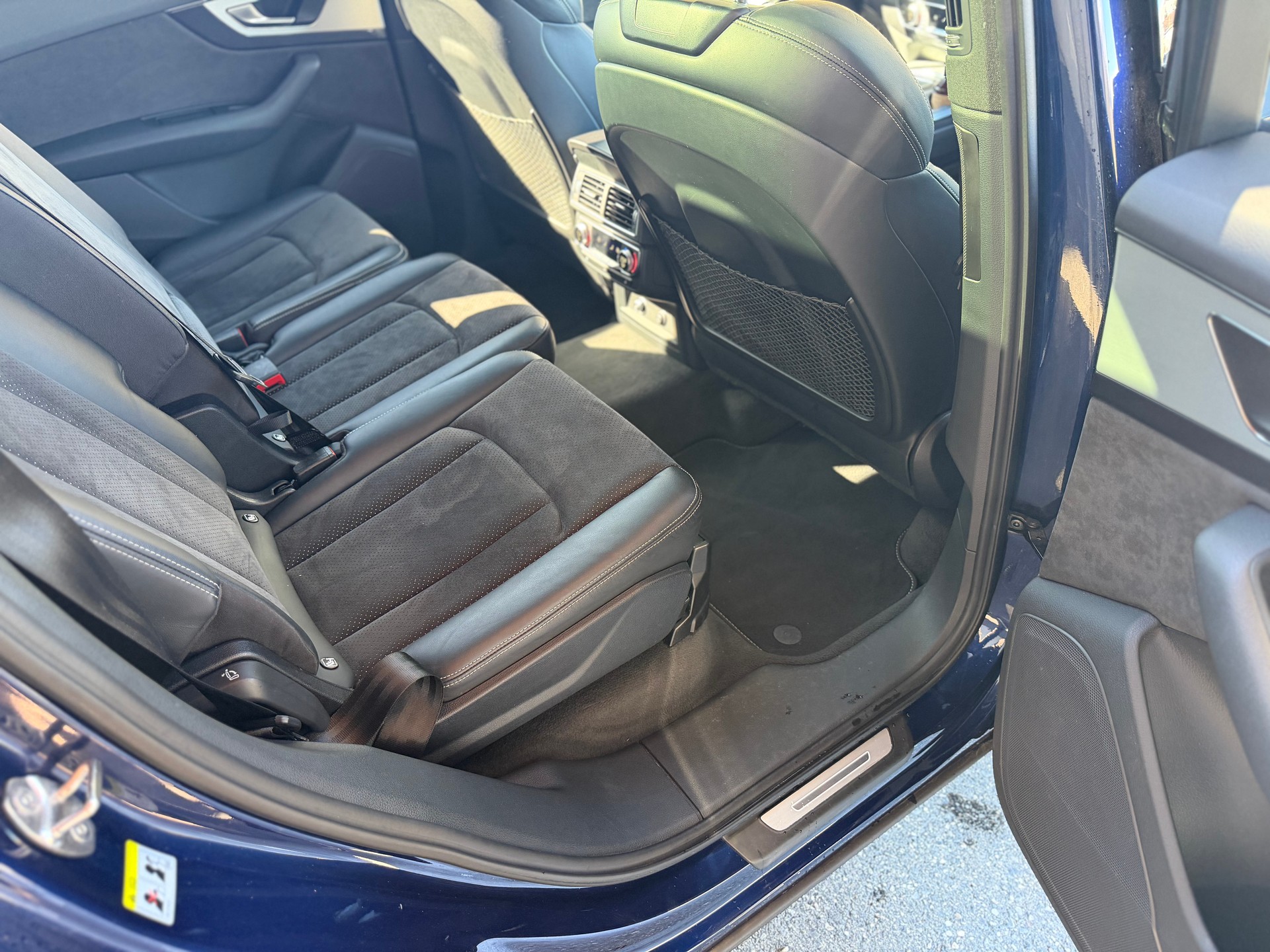 AUDI Q7 50 TDI quattro tiptronic-image-9