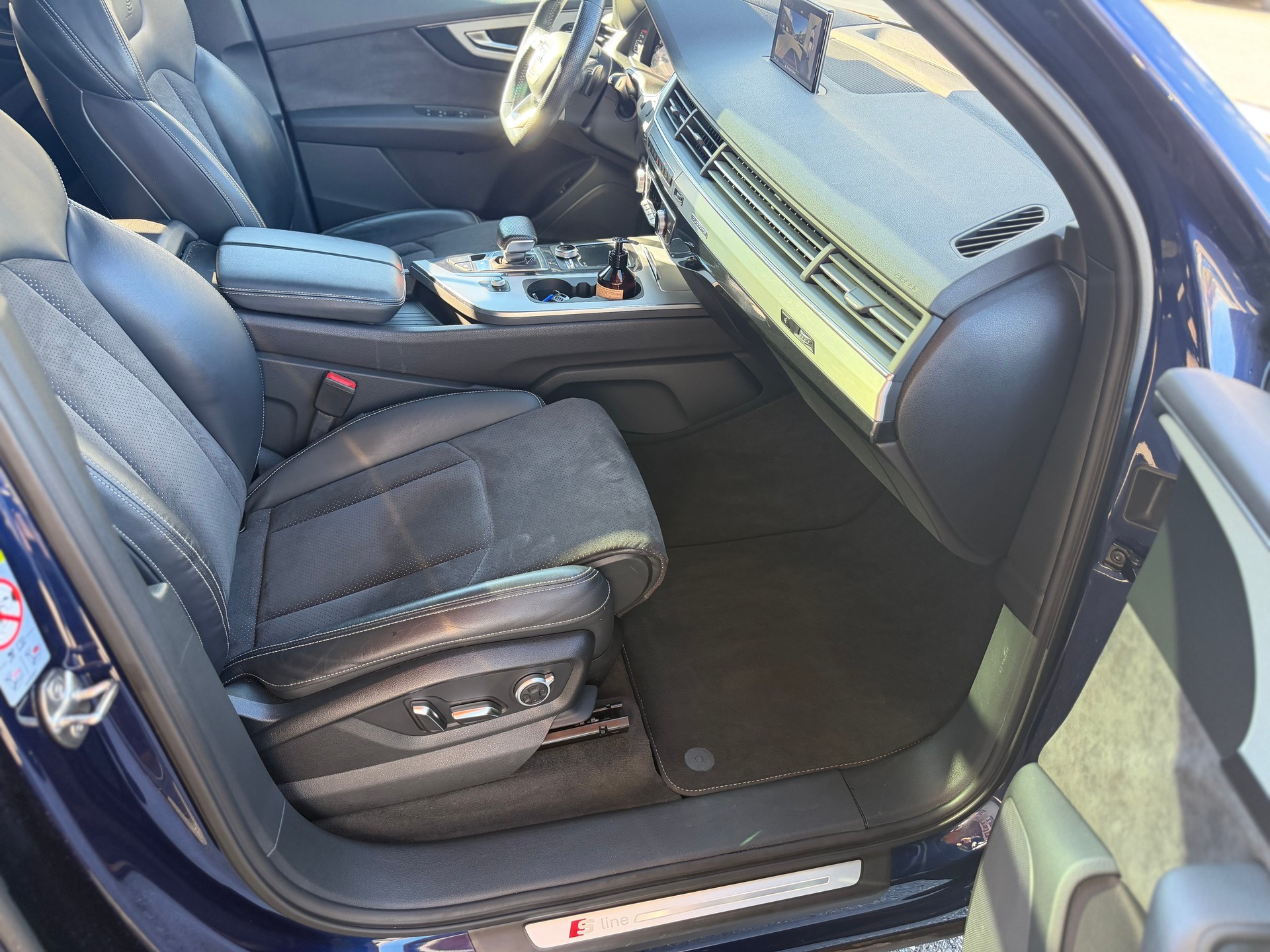 AUDI Q7 50 TDI quattro tiptronic-image-8