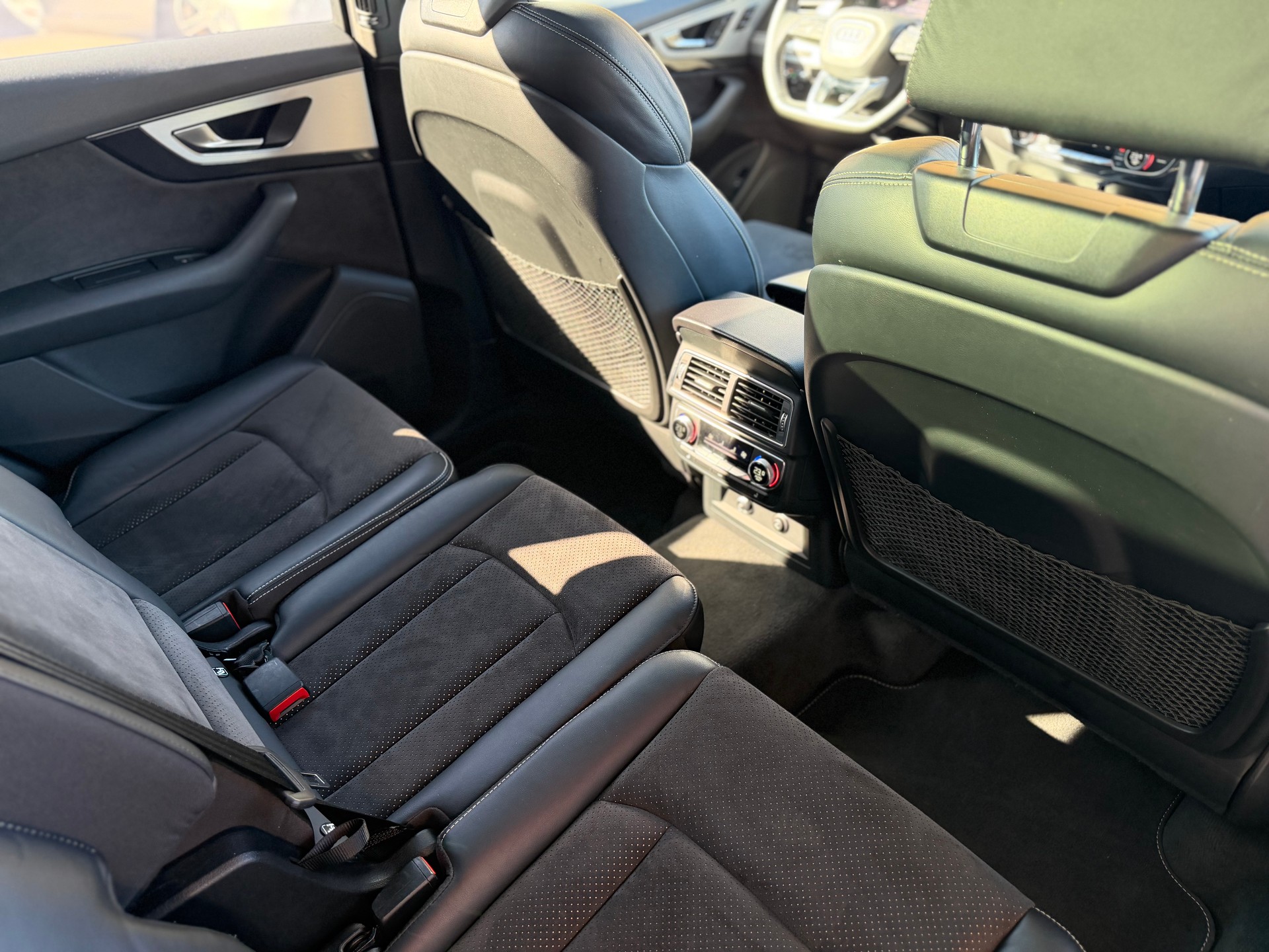 AUDI Q7 50 TDI quattro tiptronic-image-10