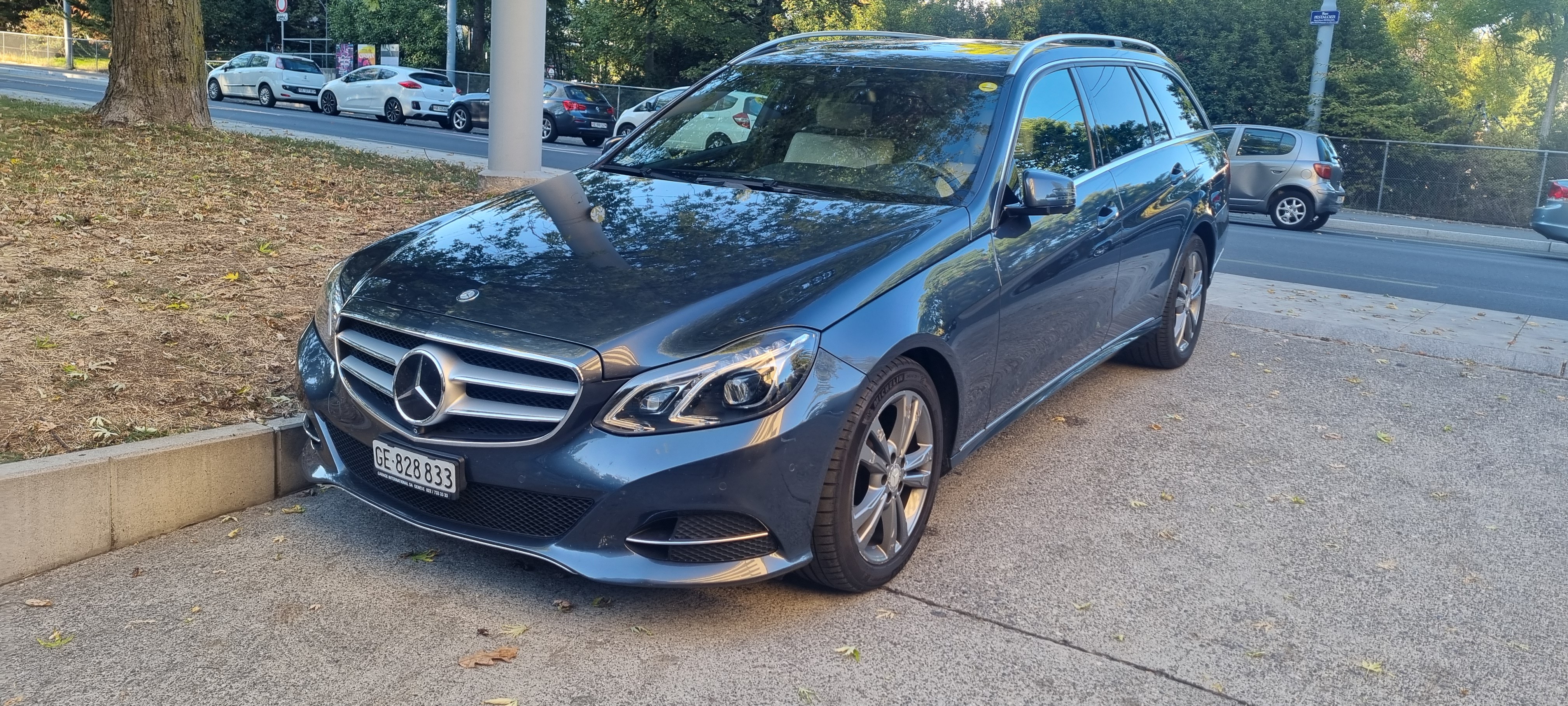 Car photo