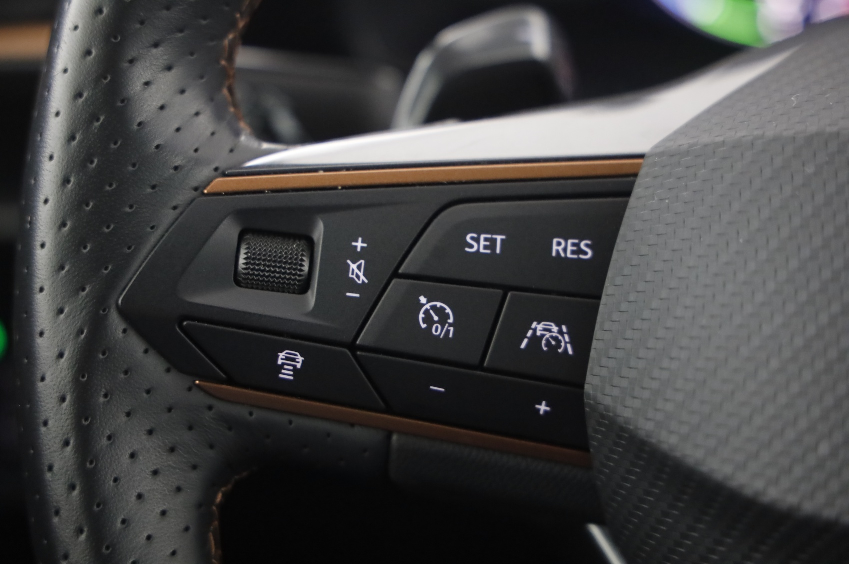 CUPRA Formentor 1.4 e-HYBRID pHEV DSG-image-15