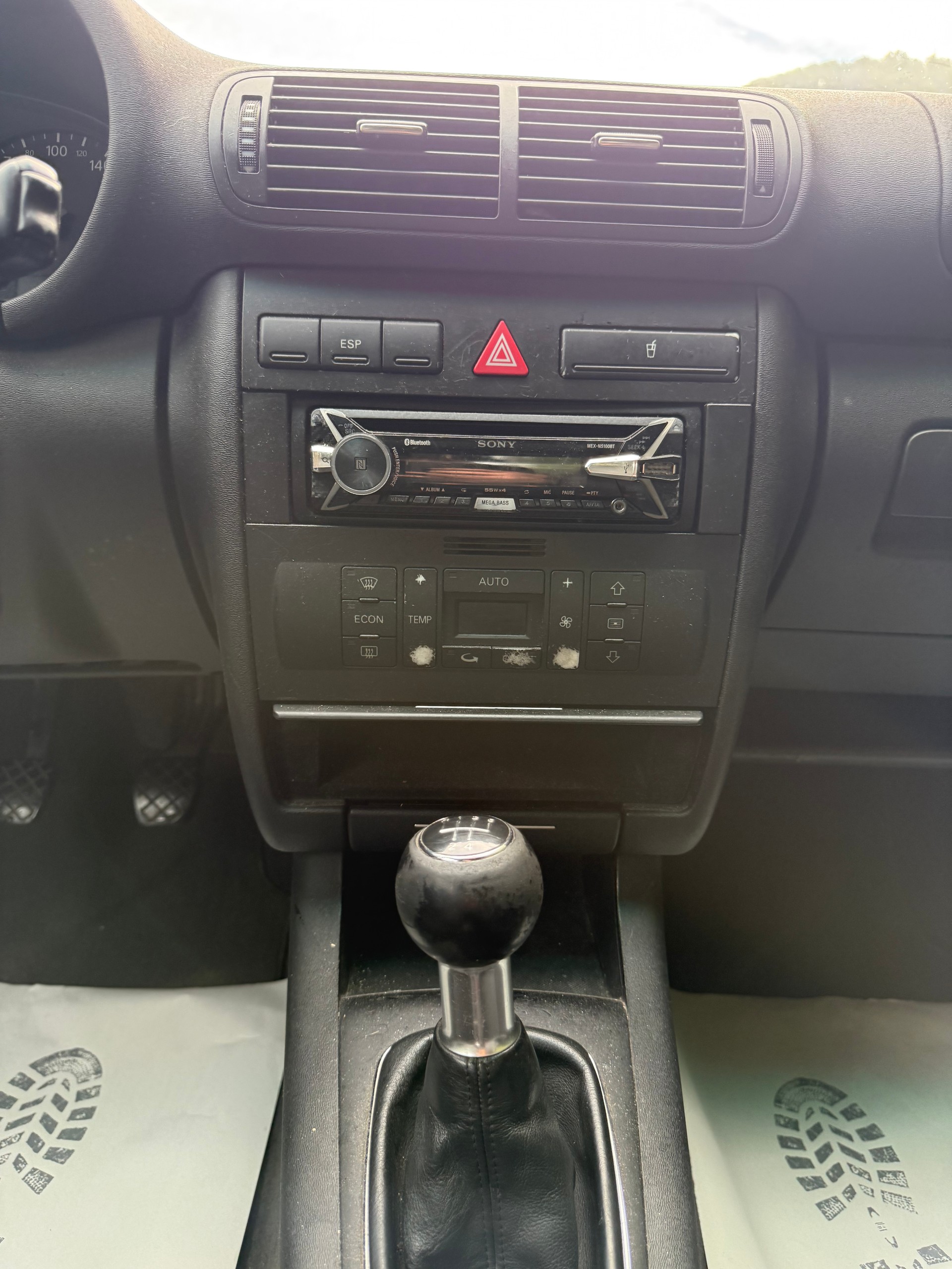 AUDI A3 1.8 T Attraction-image-8