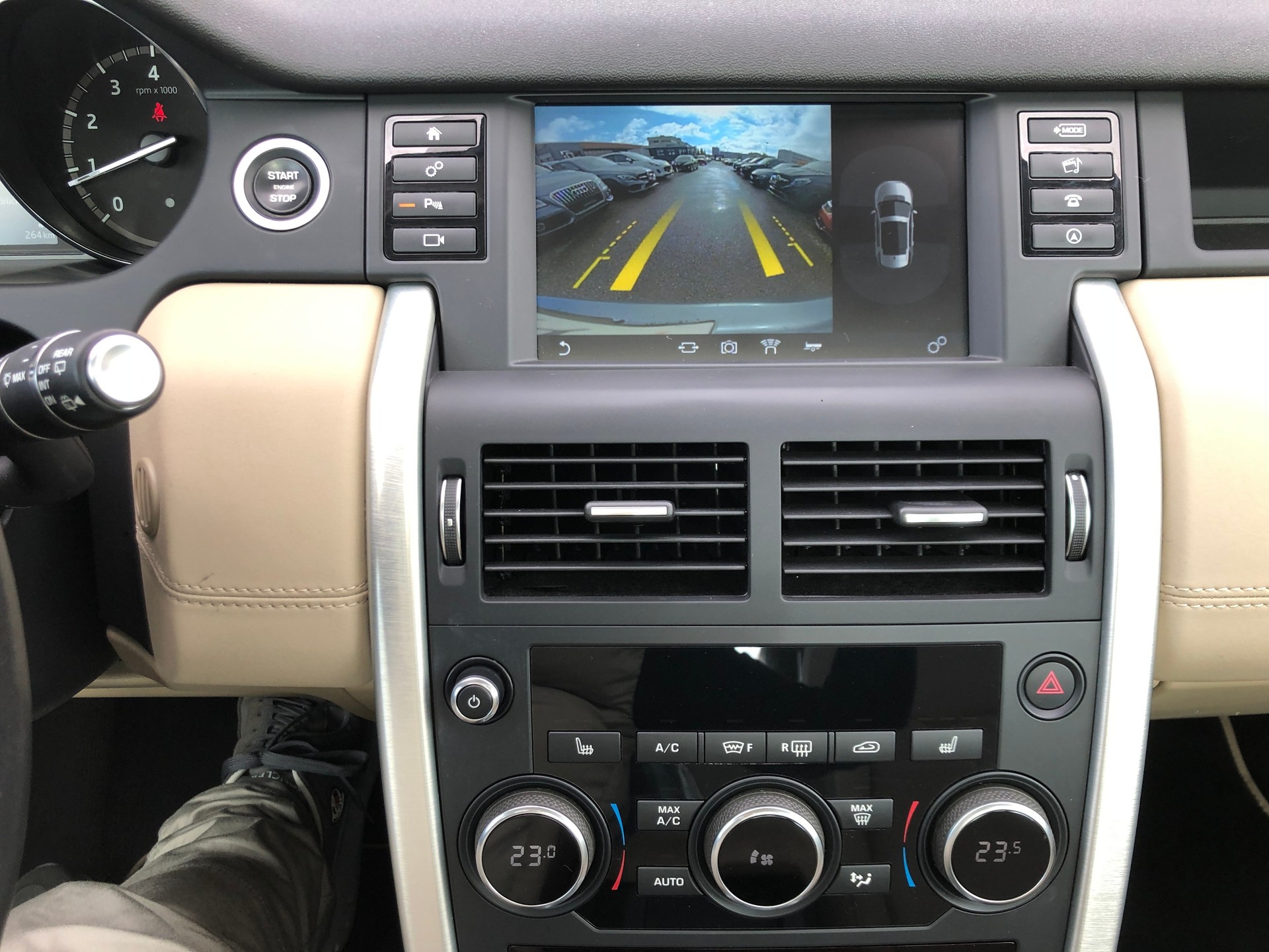 LAND ROVER Discovery Sport 2.0 Si4 HSE AT9-image-9