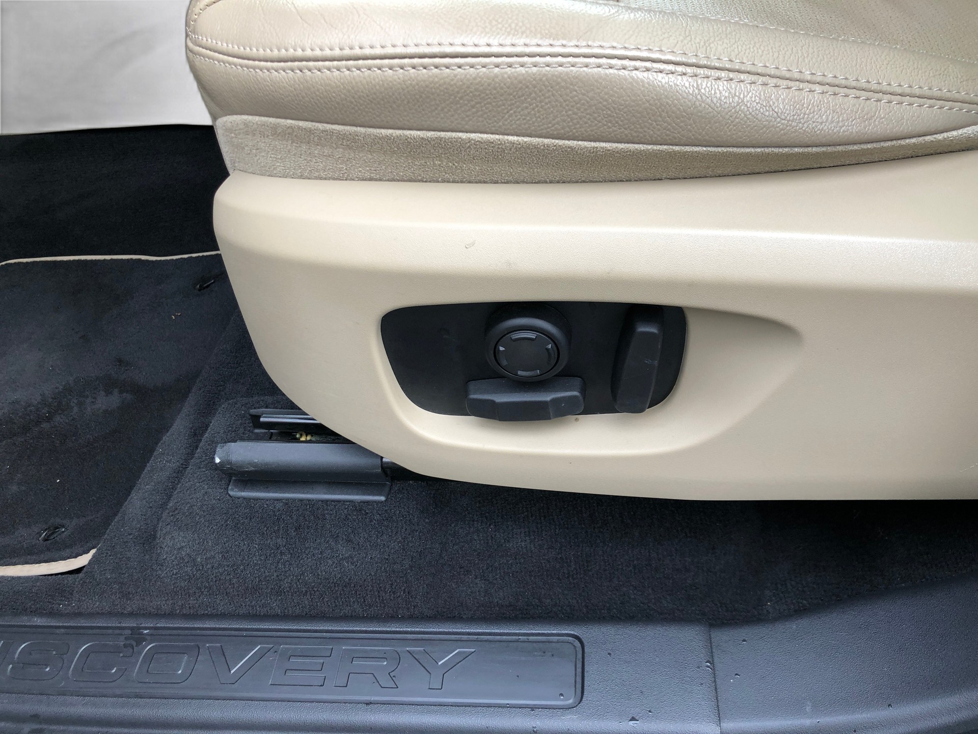LAND ROVER Discovery Sport 2.0 Si4 HSE AT9-image-16