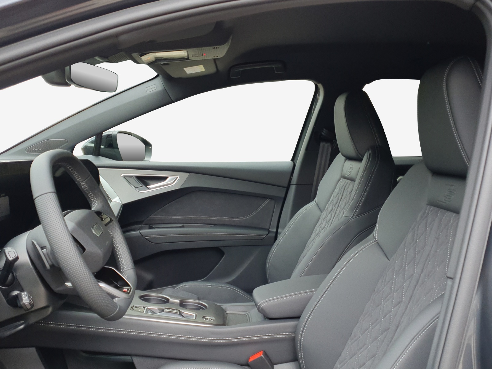 AUDI Q4 e-tron SUV quattro performance Swiss Ski-image-7