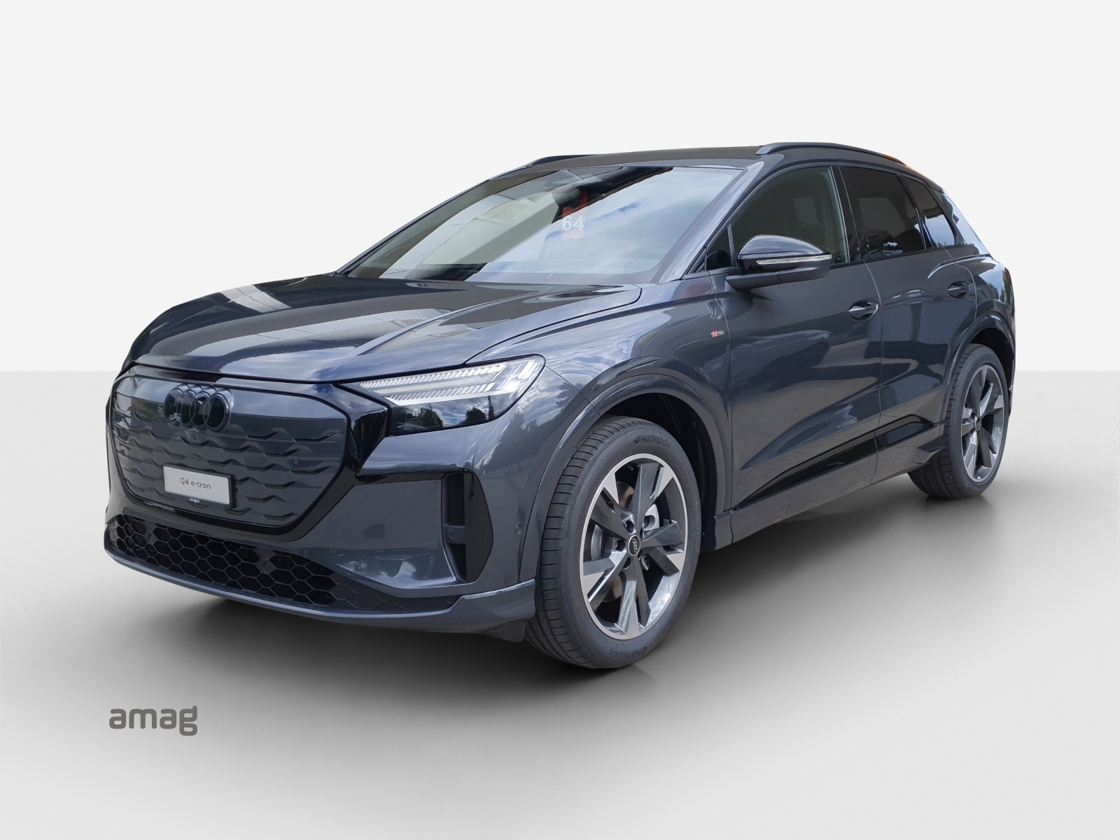 AUDI Q4 e-tron SUV quattro performance Swiss Ski-image-0