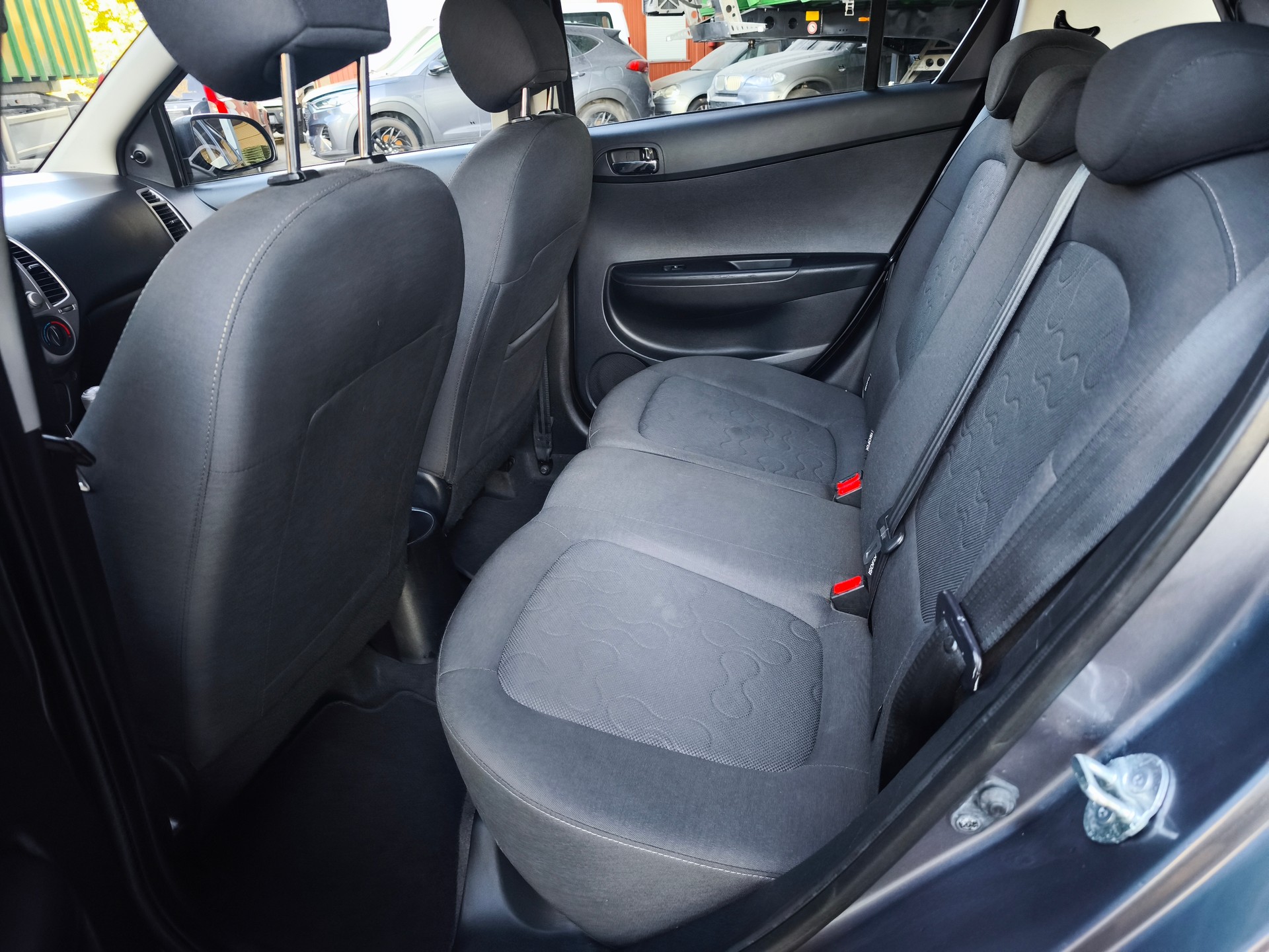 HYUNDAI i20 1.2 Comfort-image-8
