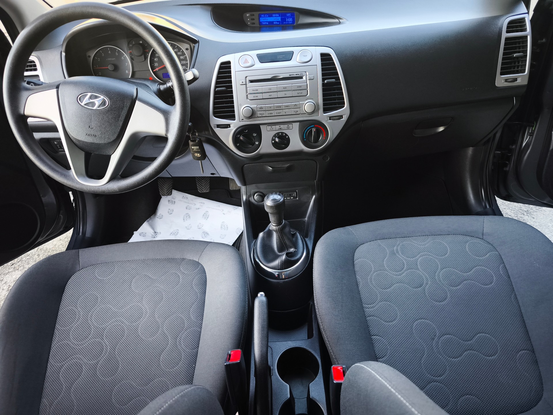 HYUNDAI i20 1.2 Comfort-image-10