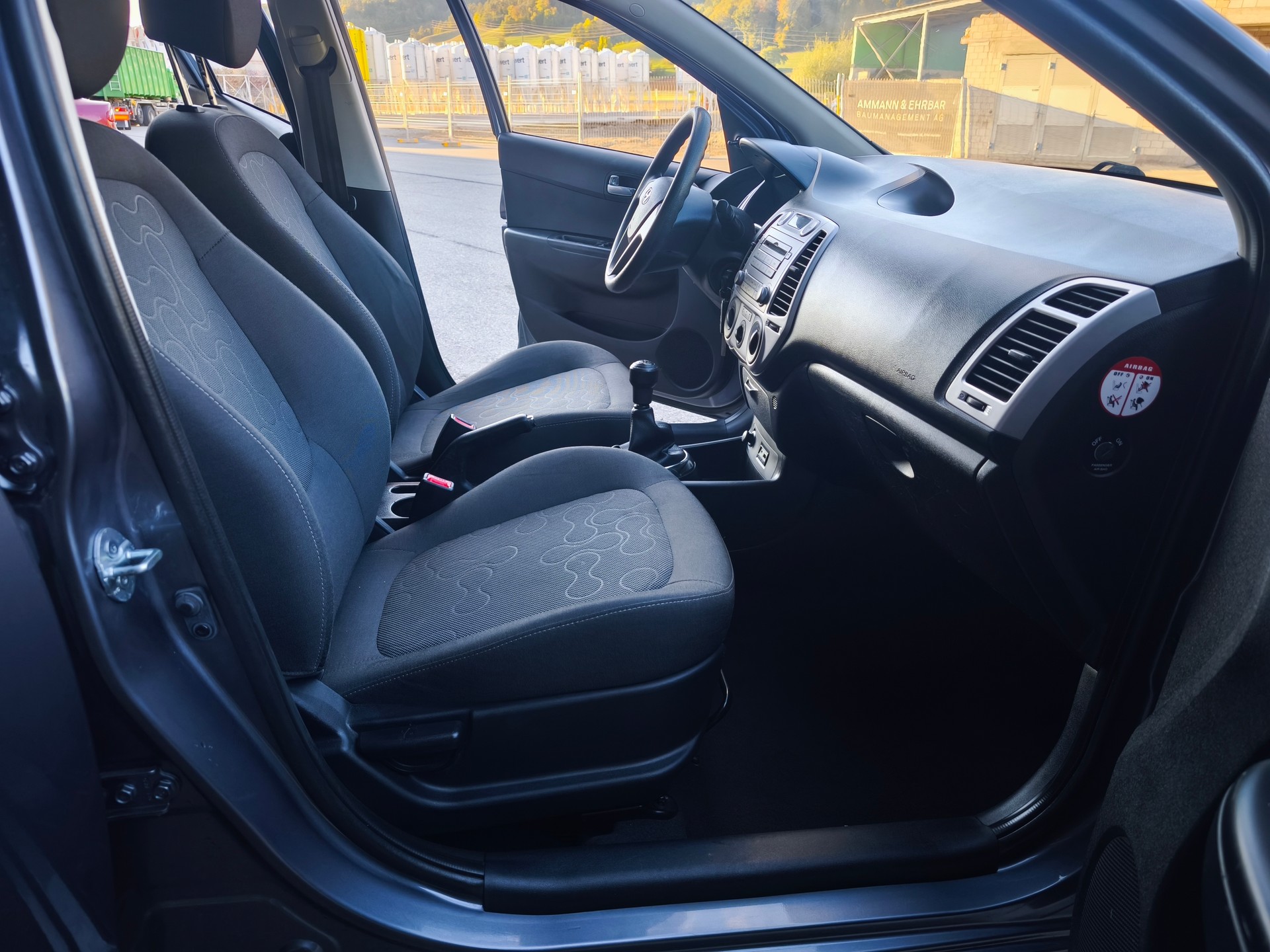 HYUNDAI i20 1.2 Comfort-image-6
