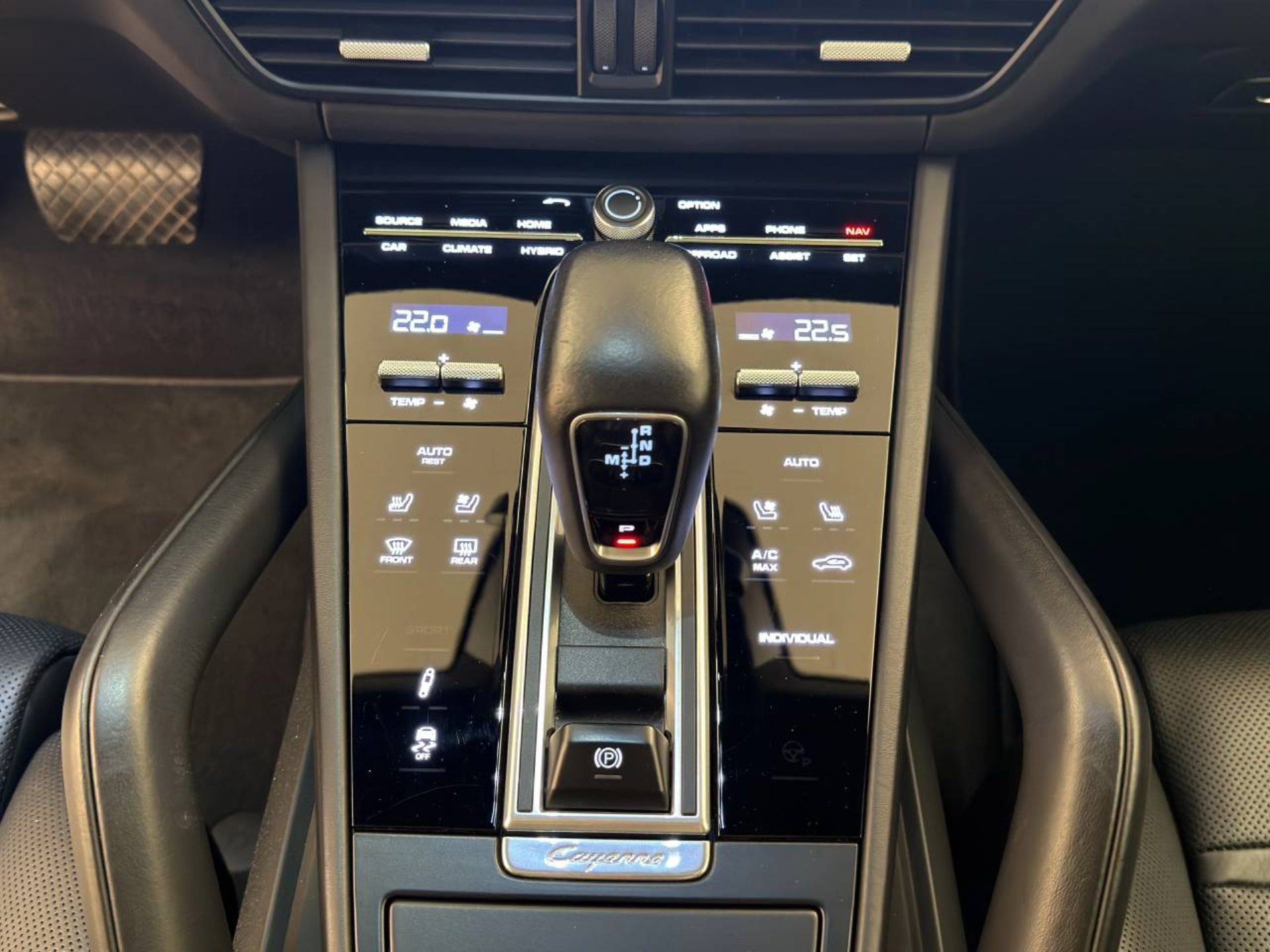 PORSCHE Cayenne E-Hybrid Coupé-image-16