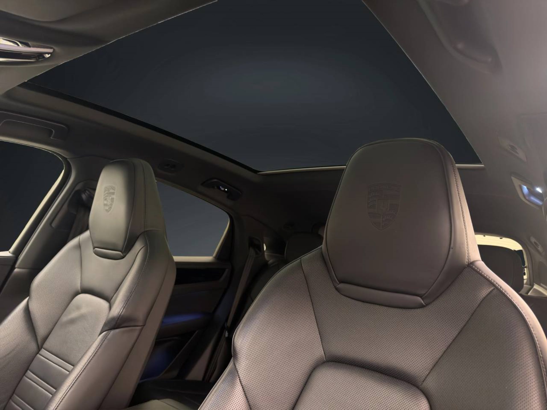 PORSCHE Cayenne E-Hybrid Coupé-image-13
