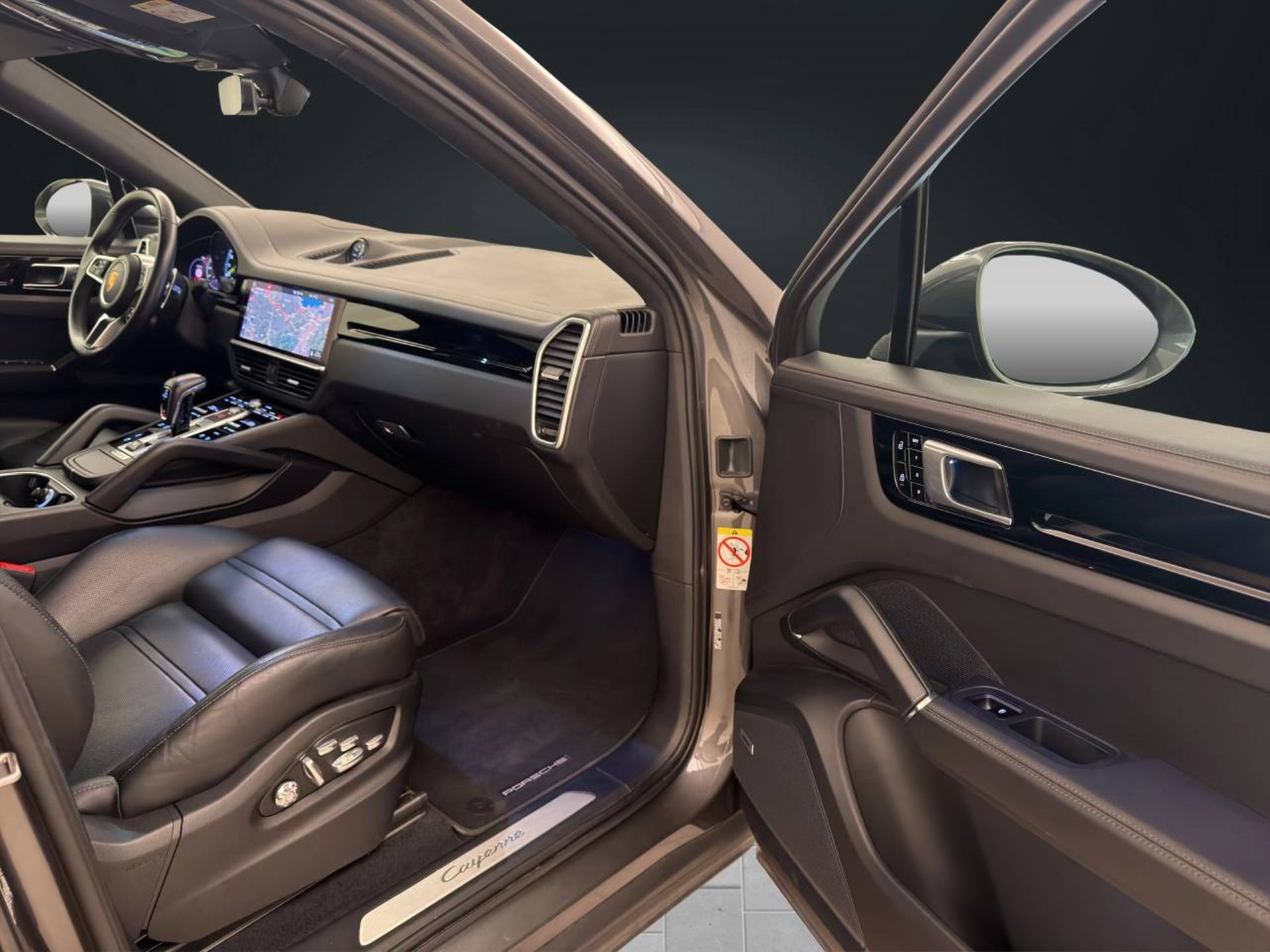 PORSCHE Cayenne E-Hybrid Coupé-image-18