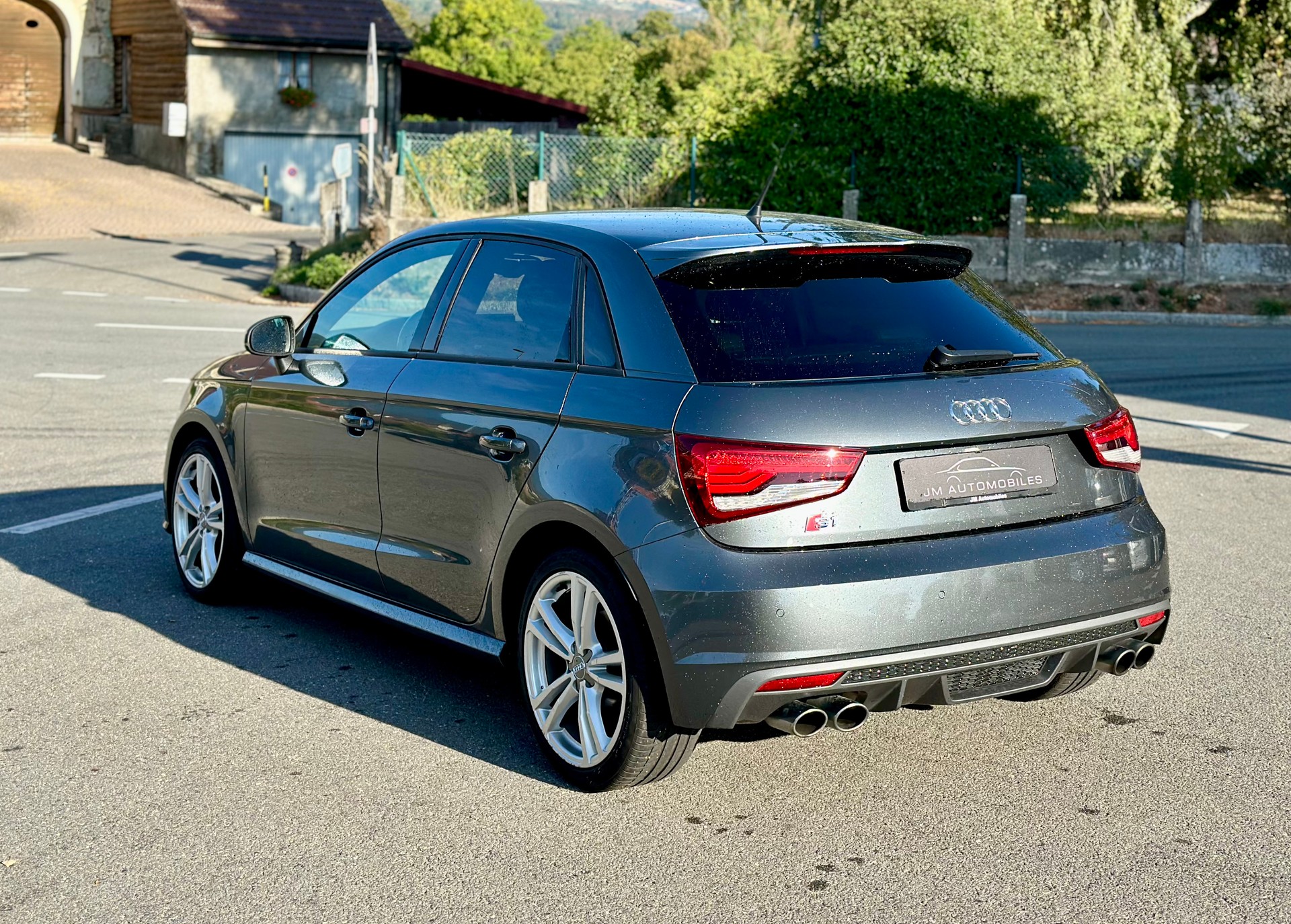 AUDI S1 Sportback 2.0 TFSI quattro-image-3