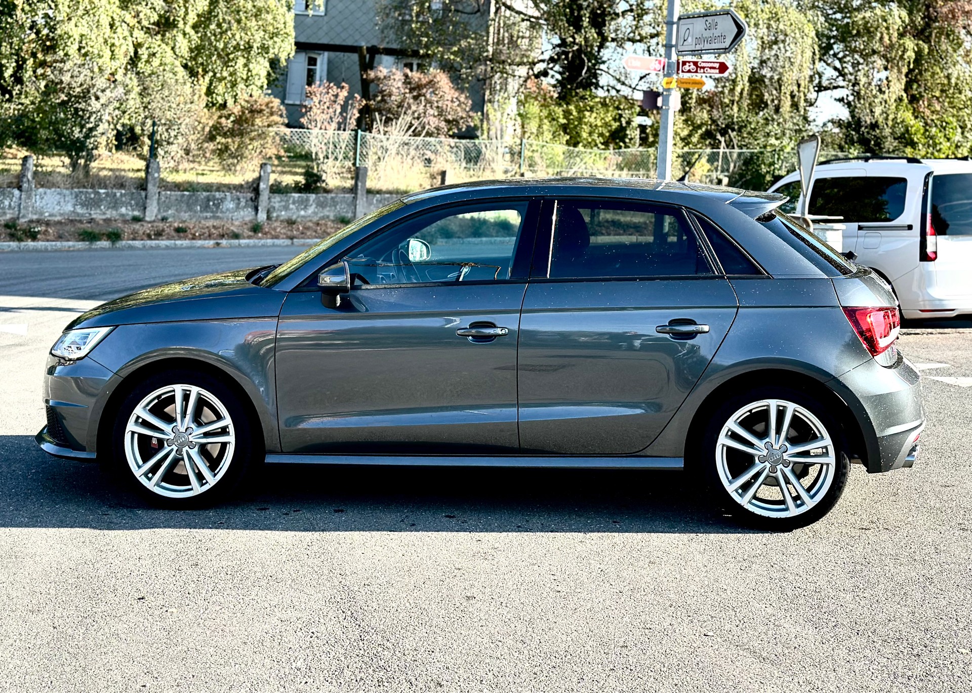 AUDI S1 Sportback 2.0 TFSI quattro-image-5