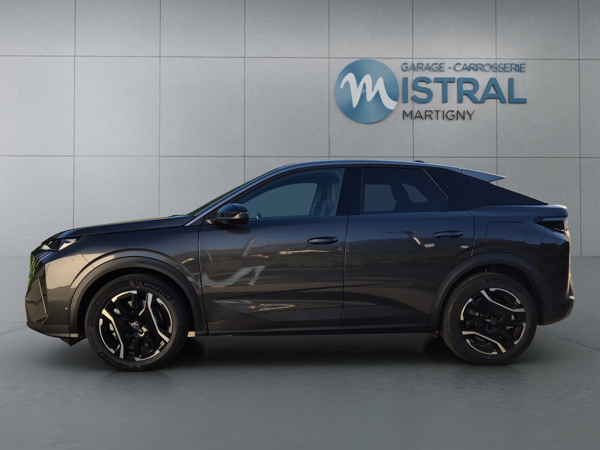 PEUGEOT 3008 e-Allure Premium AWD-image-19
