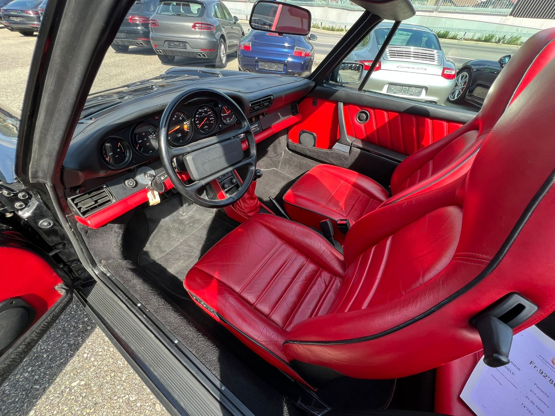 PORSCHE 911 Carrera Cabrio-image-6