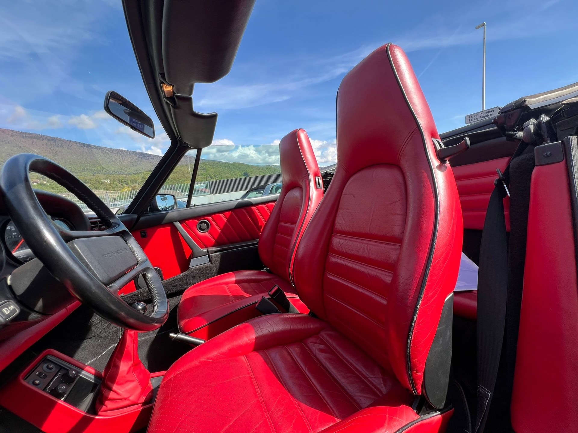 PORSCHE 911 Carrera Cabrio-image-7