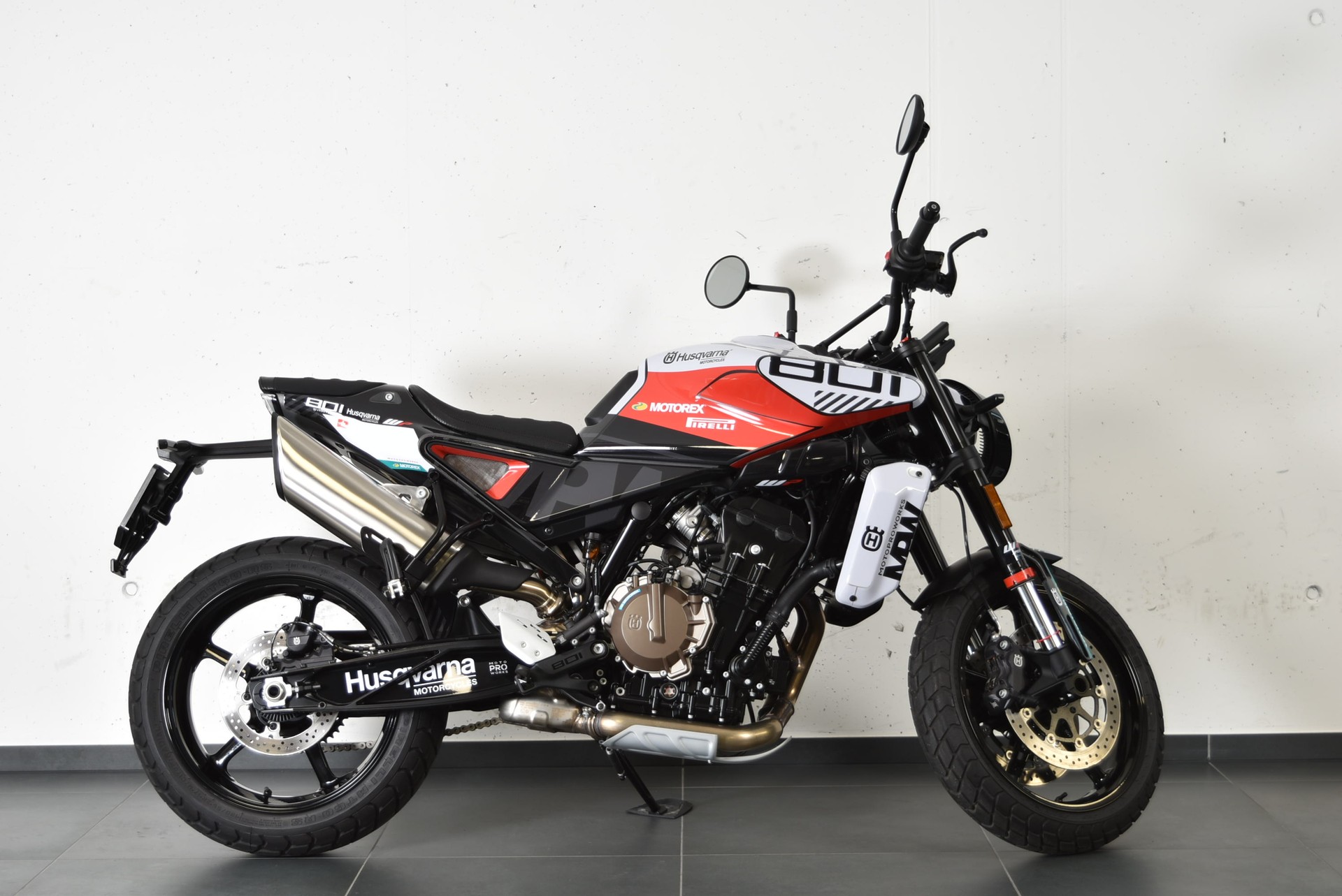 HUSQVARNA SVARTPILEN 801-showroom-element-3