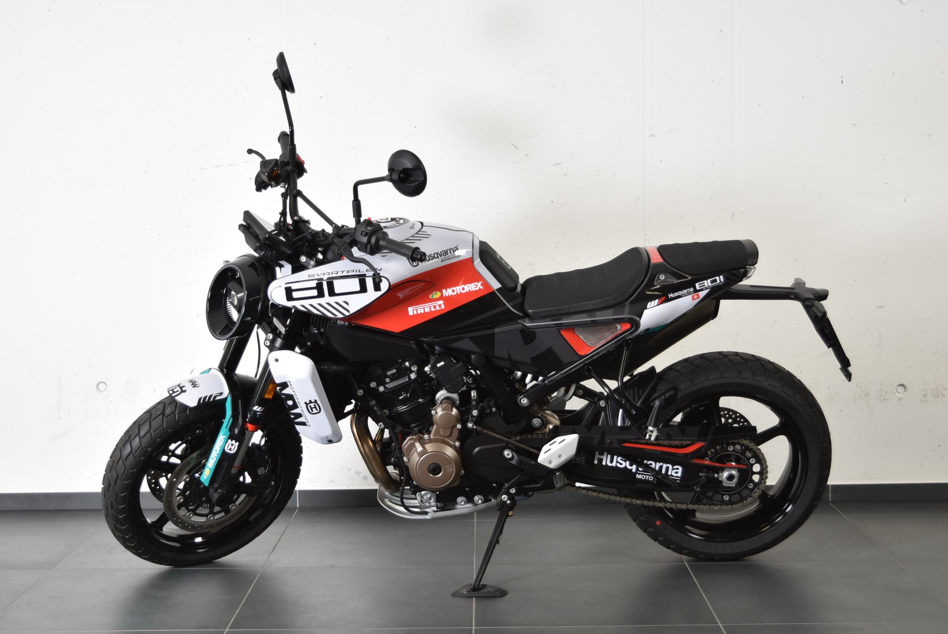 HUSQVARNA SVARTPILEN 801