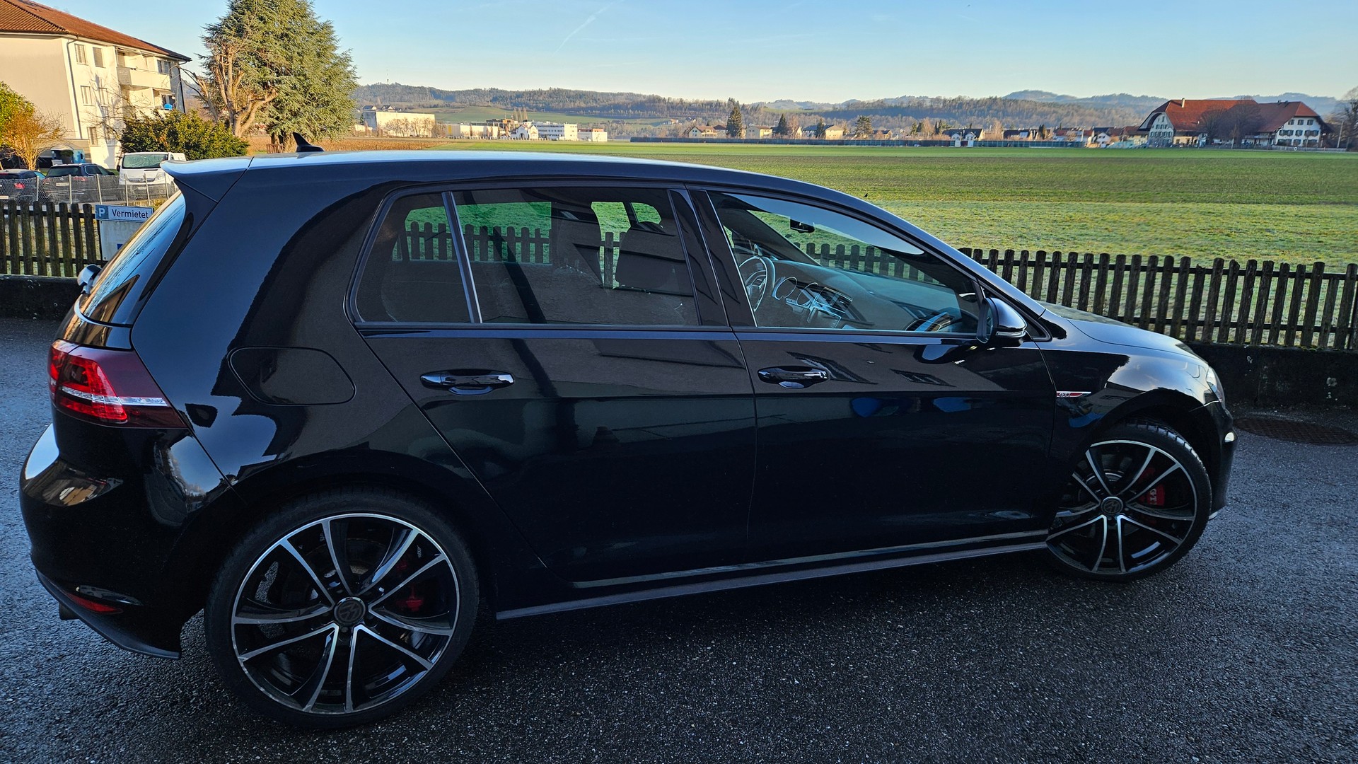 VW Golf 2.0 TSI GTI Performance DSG-image-2