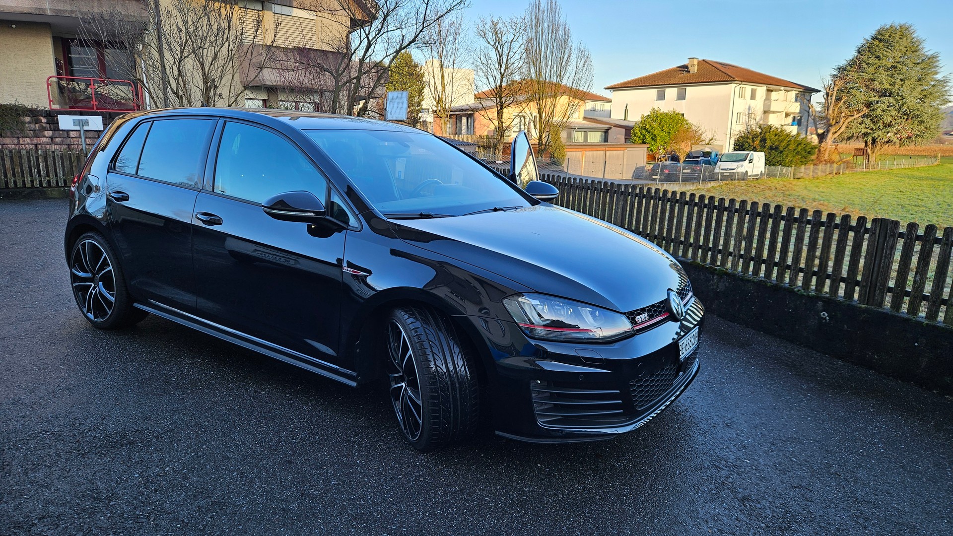 VW Golf 2.0 TSI GTI Performance DSG-image-1