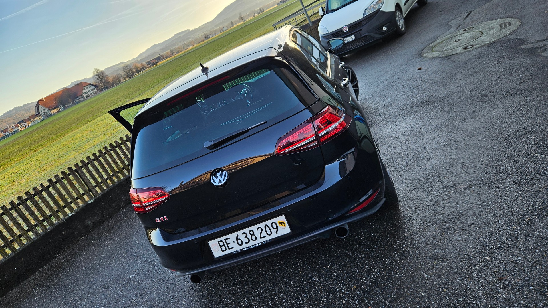 VW Golf 2.0 TSI GTI Performance DSG-image-3