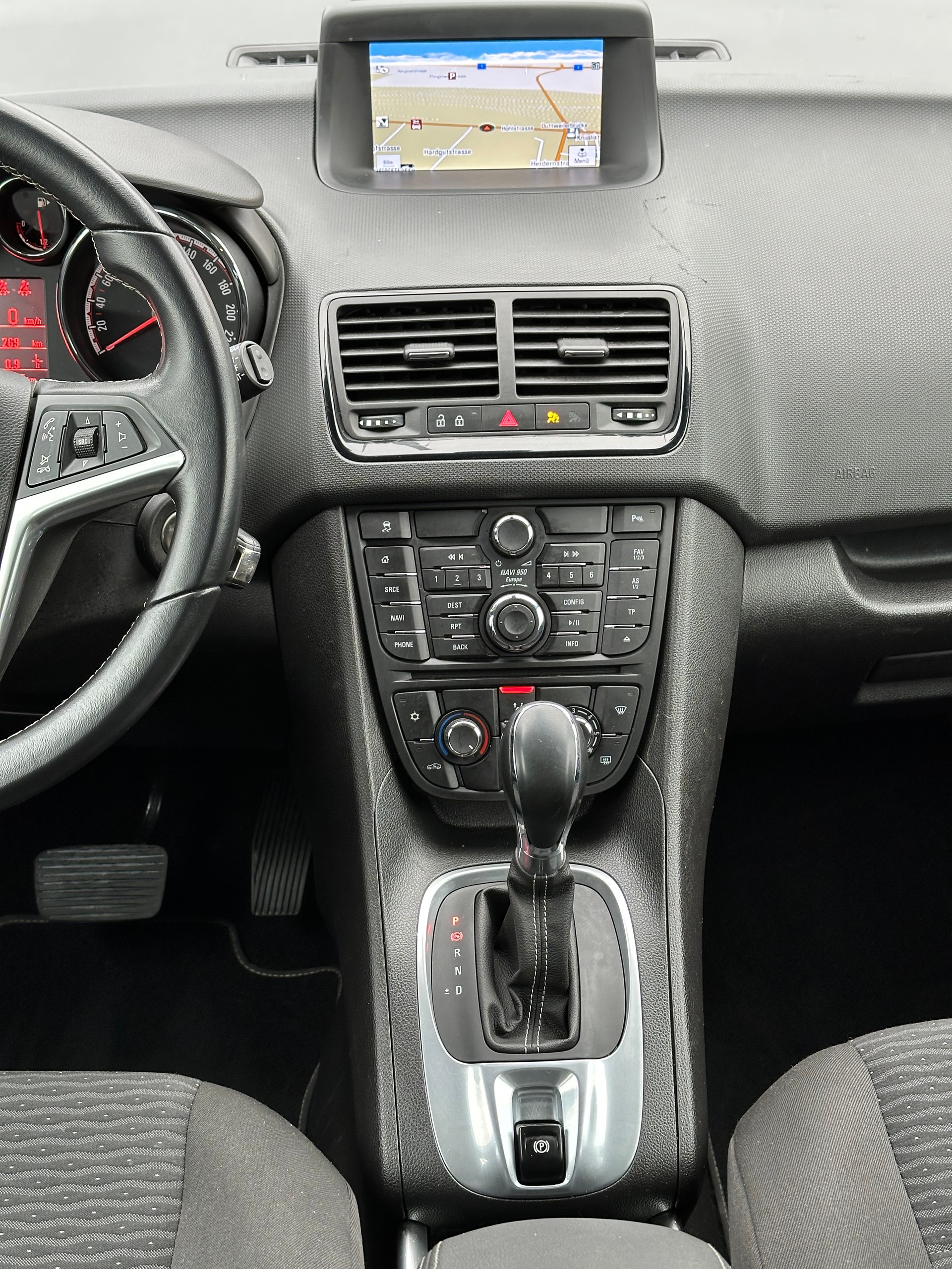 OPEL Meriva 1.4 Turbo Drive Automatic-image-17