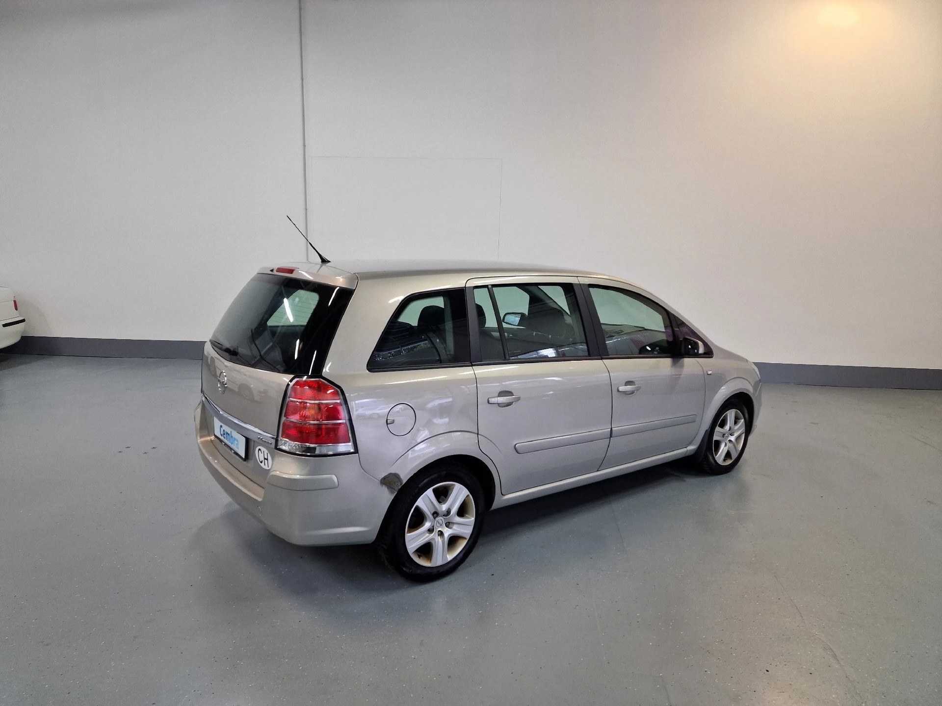 OPEL ZAFIRA B22-image-5